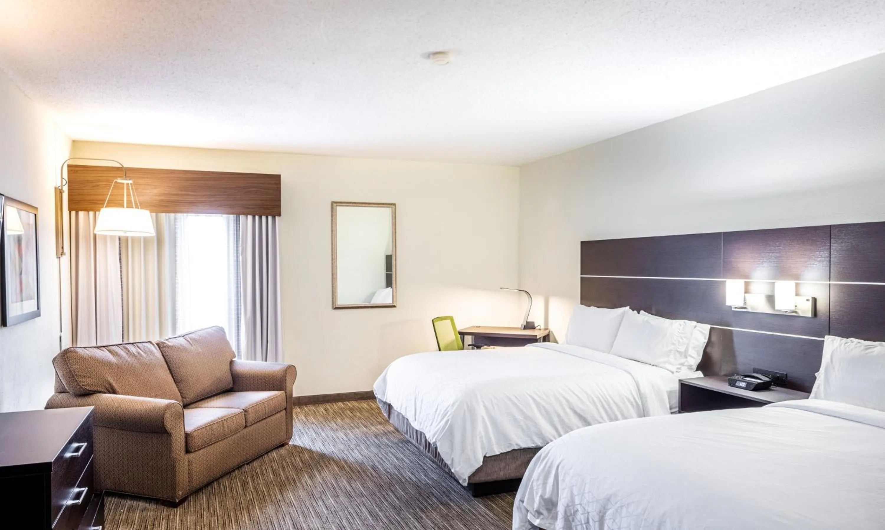 Photo of the whole room, Bed in Holiday Inn Express Hotel & Suites Fort Payne by IHG
