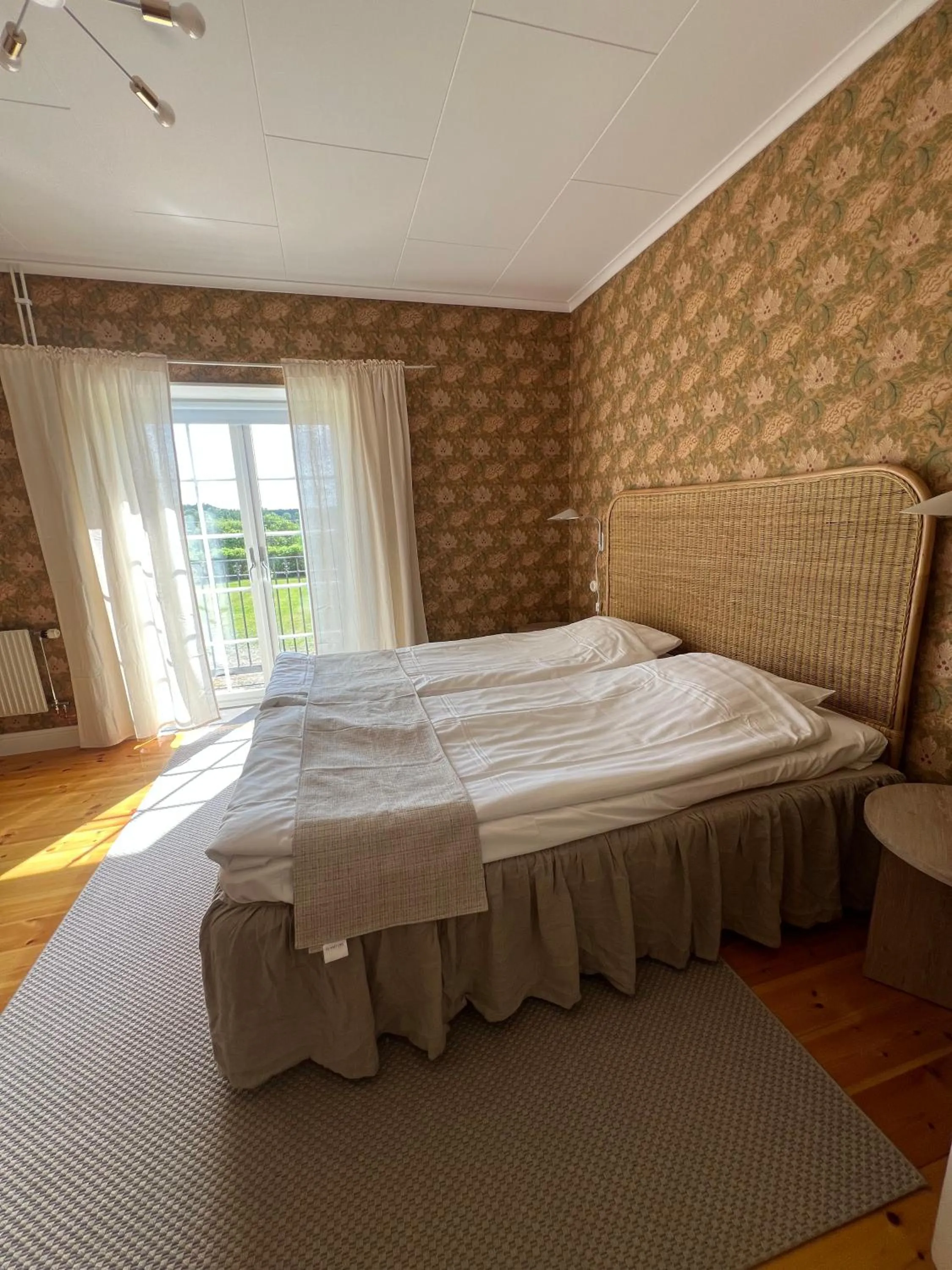 Bed in Stegeborg Trädgårdshotell