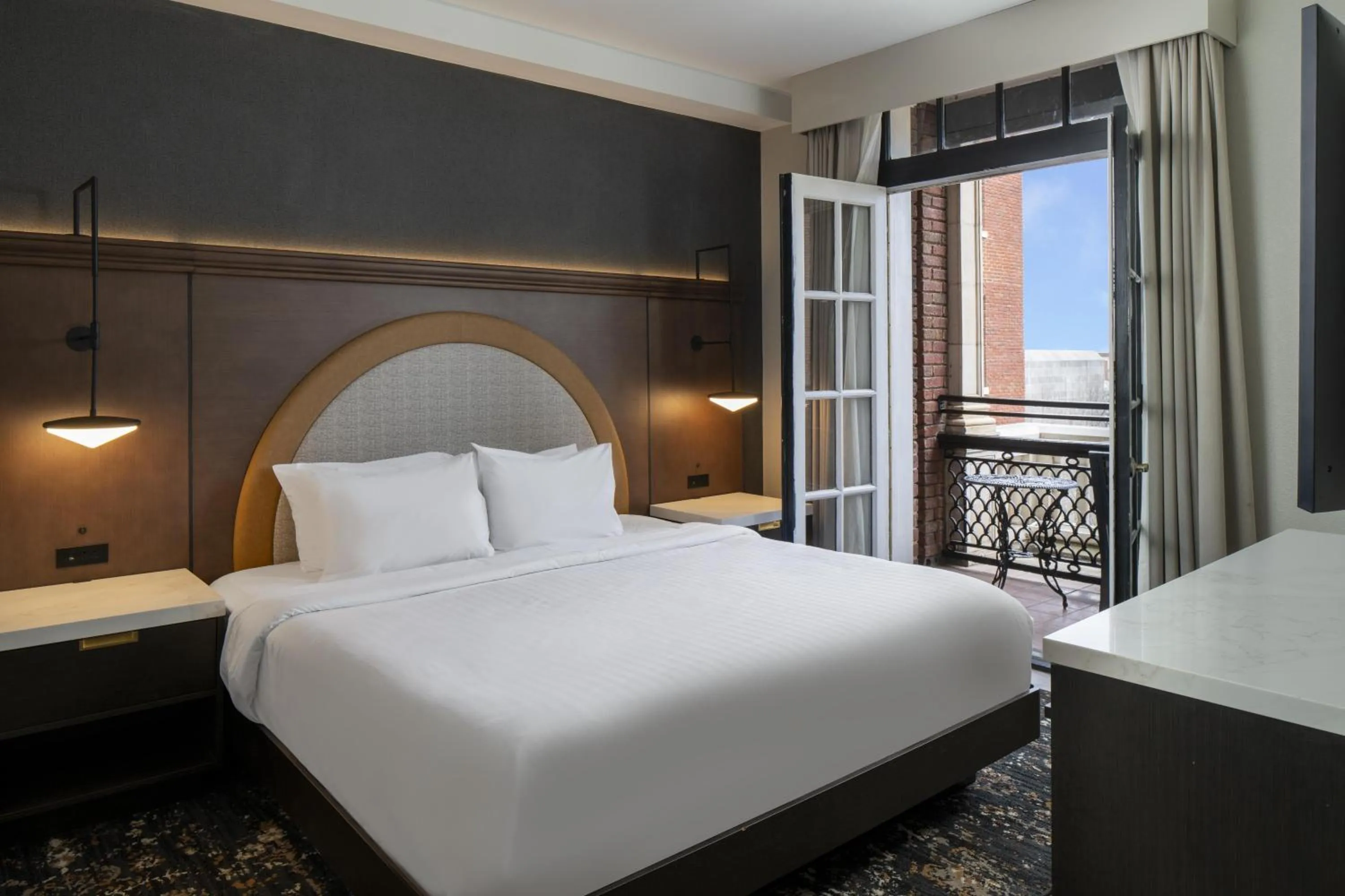 Bed in Hampton Inn & Suites Birmingham-Downtown-Tutwiler