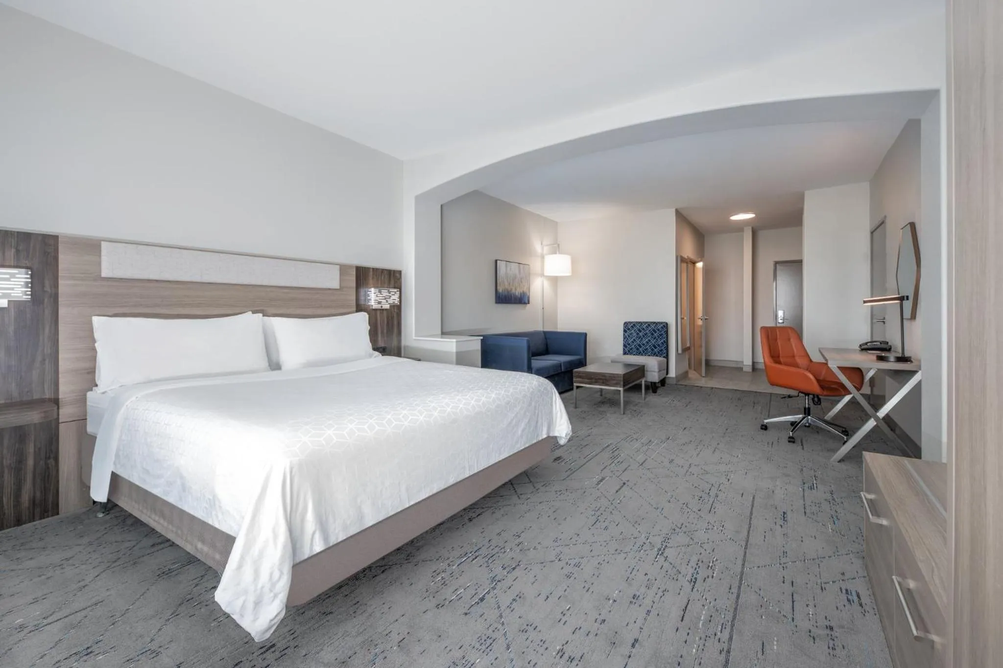 Photo of the whole room, Bed in Holiday Inn Express Hotel & Suites Dallas West by IHG