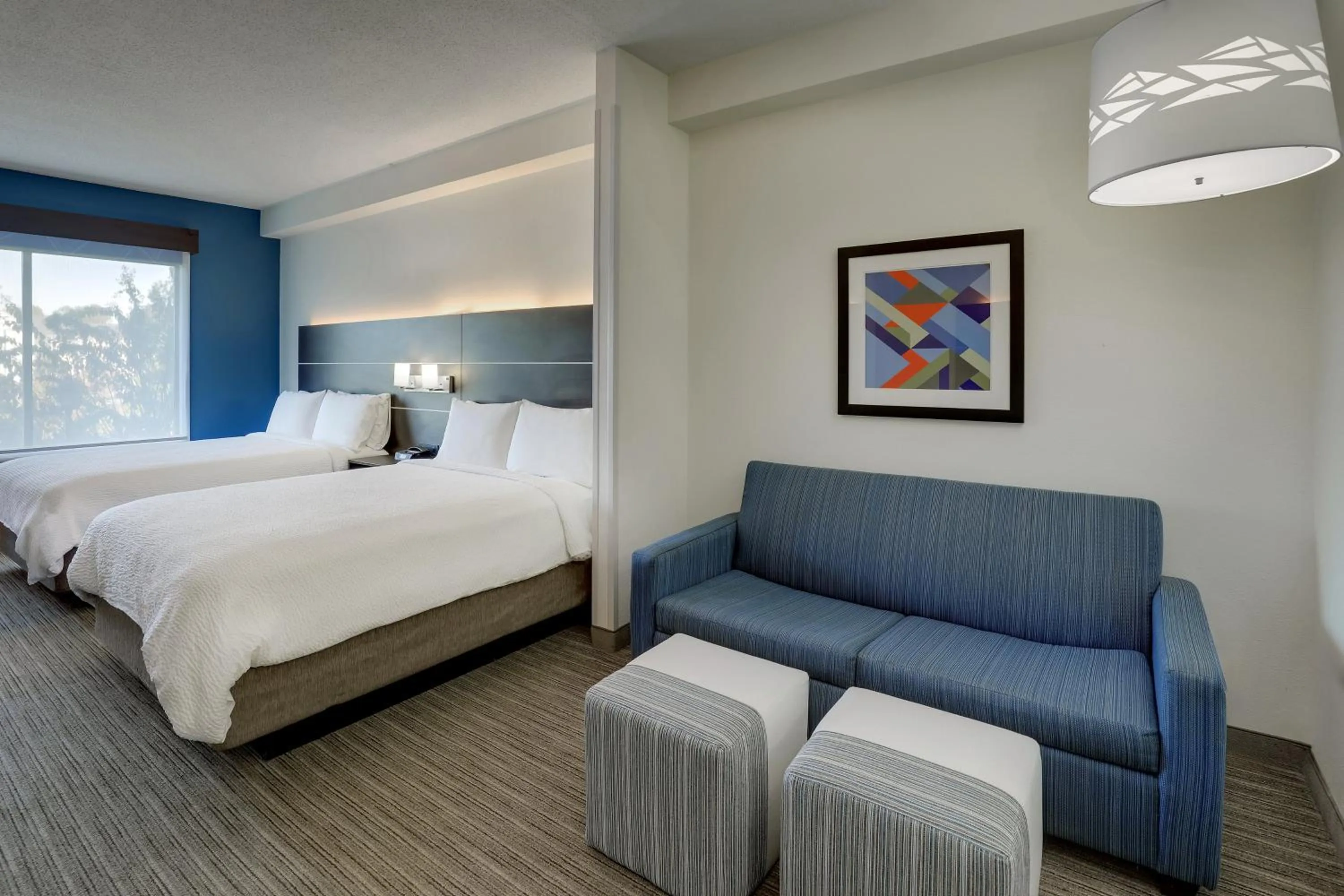 Photo of the whole room, Bed in Holiday Inn Express Hotel & Suites- Gadsden by IHG