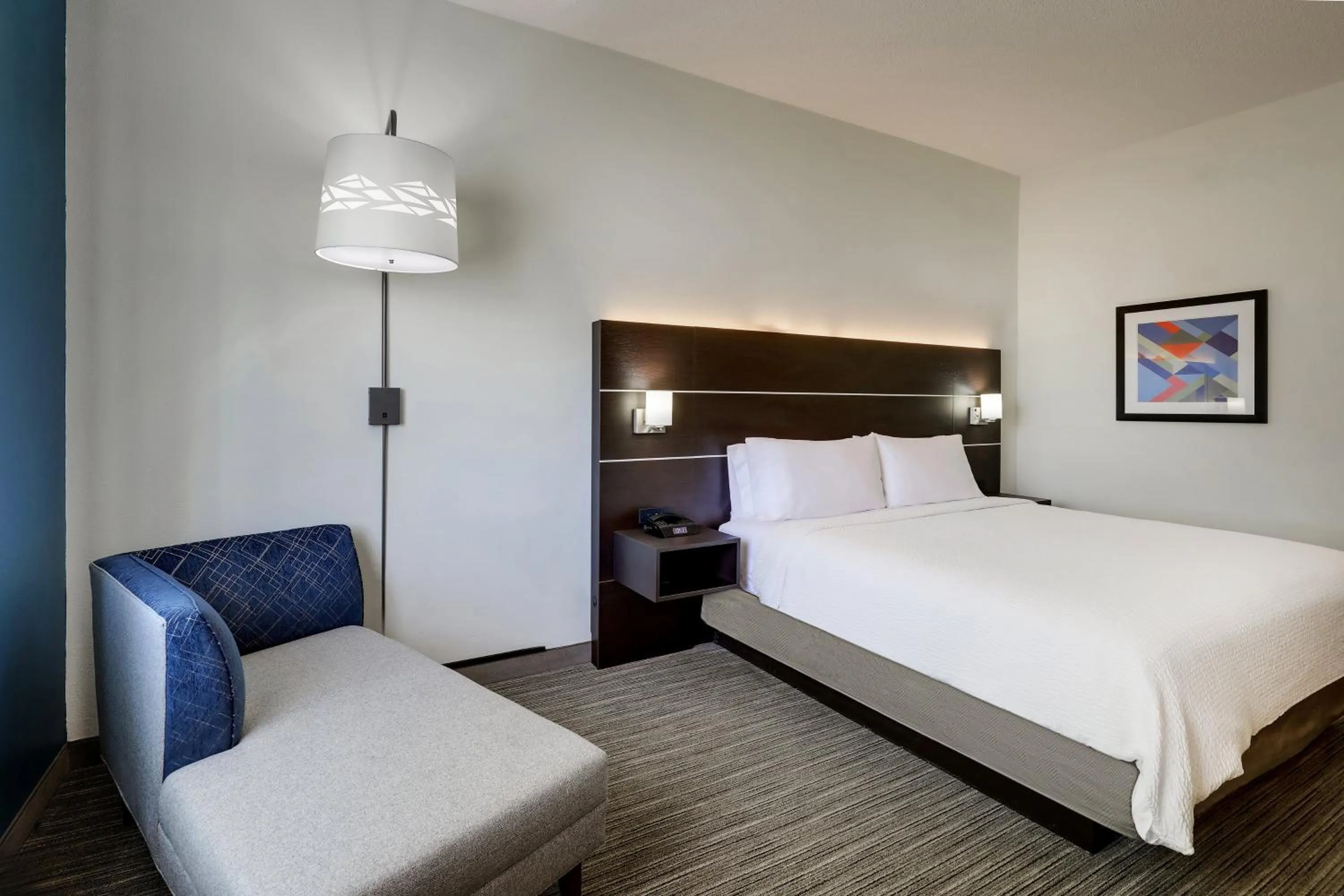 Photo of the whole room, Bed in Holiday Inn Express Hotel & Suites- Gadsden by IHG