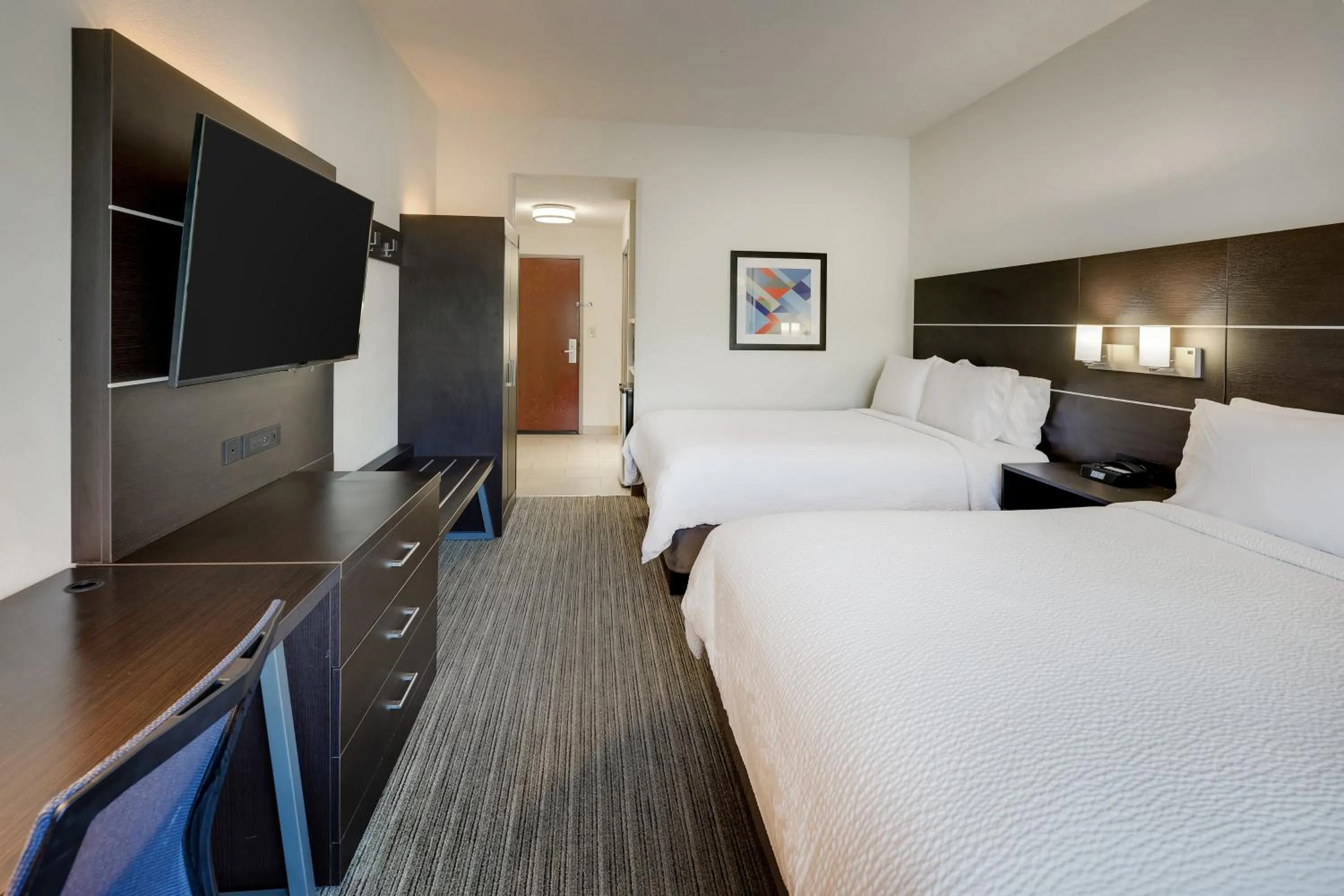 Photo of the whole room, Bed in Holiday Inn Express Hotel & Suites- Gadsden by IHG