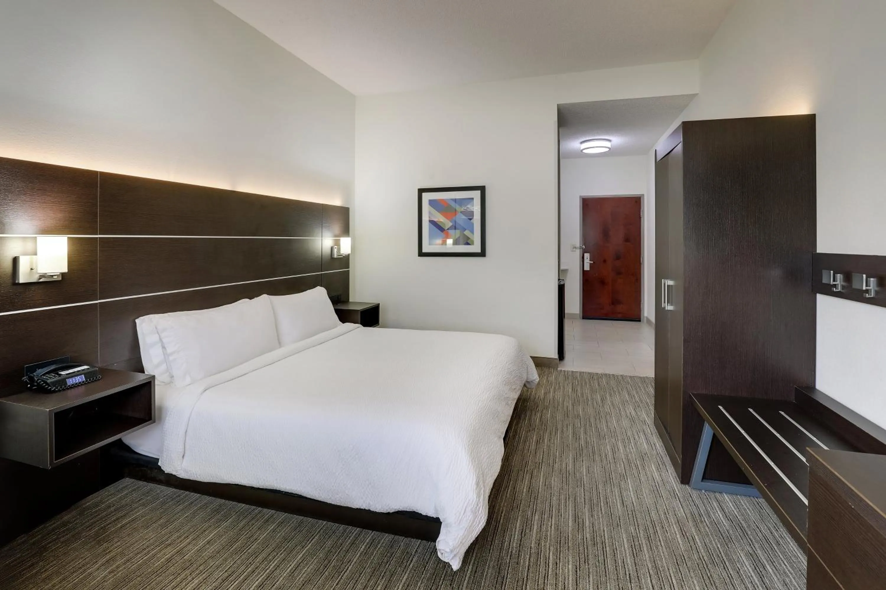 Photo of the whole room, Bed in Holiday Inn Express Hotel & Suites- Gadsden by IHG