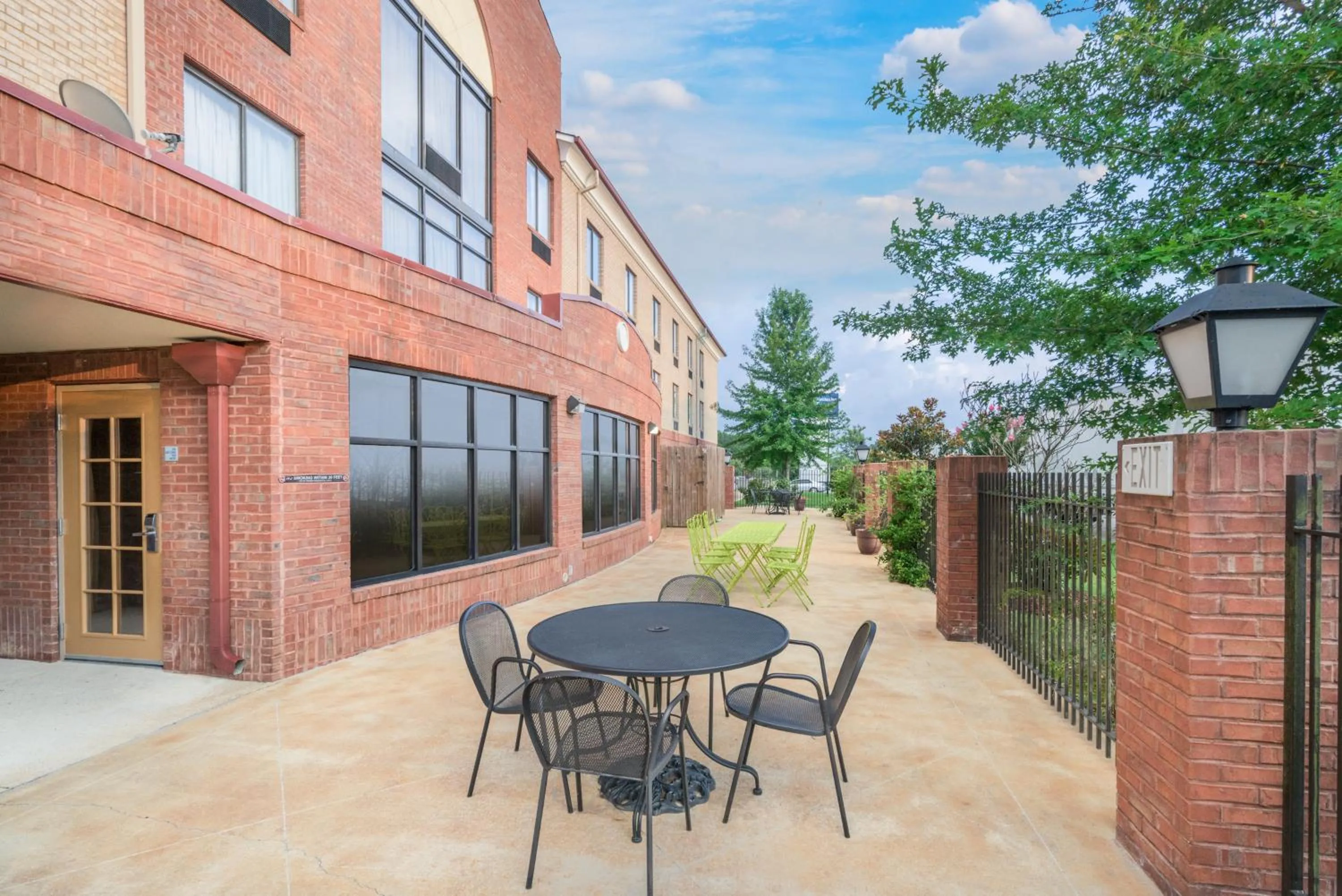 Property building in Holiday Inn Express Hotel & Suites- Gadsden by IHG