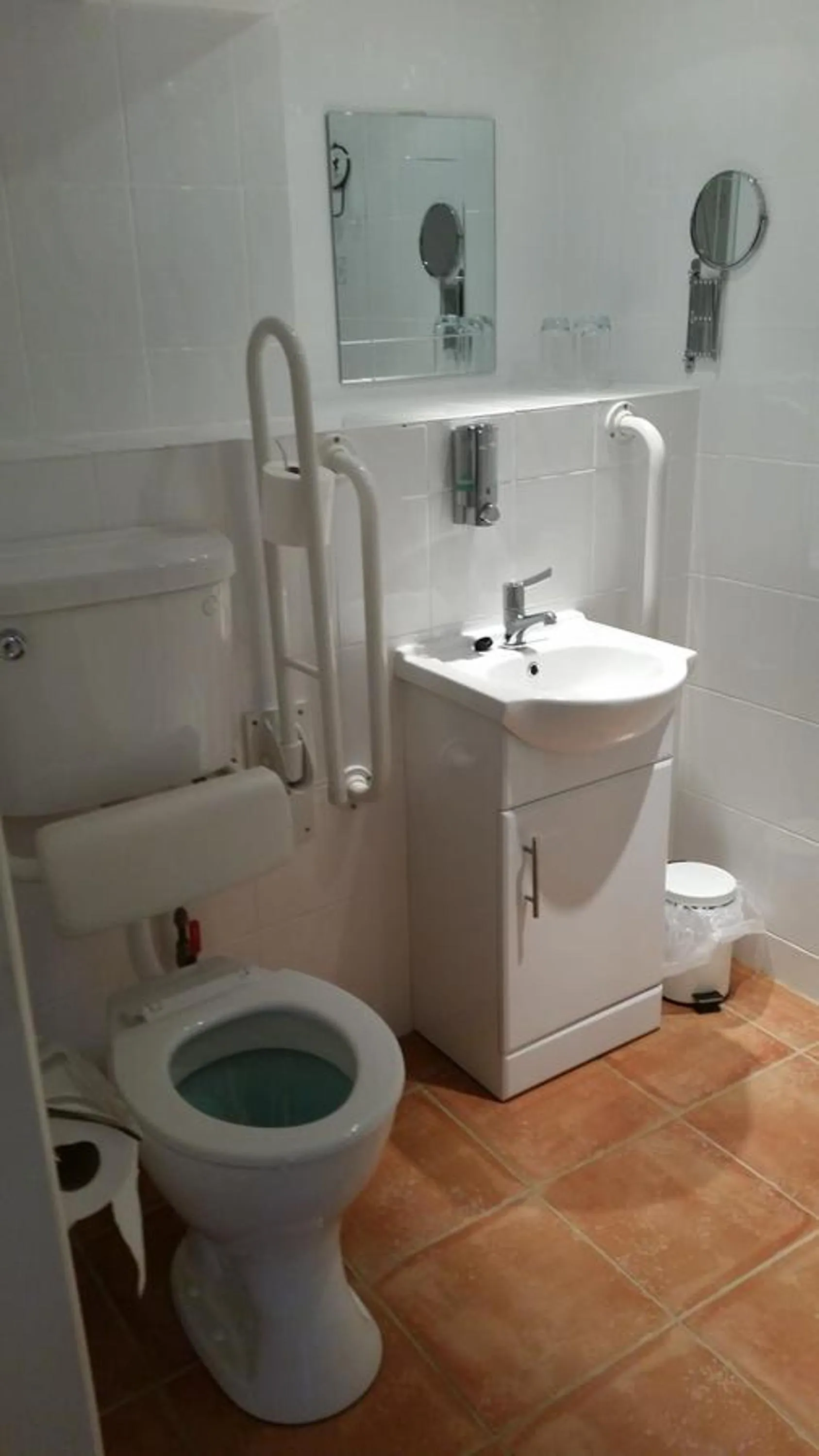 Bathroom in Chilton Villa B&B