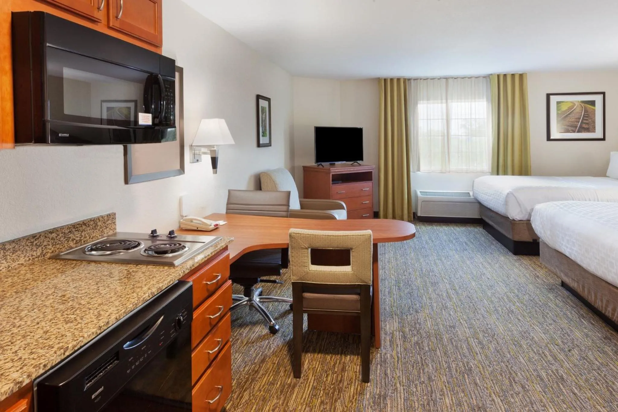 Photo of the whole room, Bed in Candlewood Suites Eastchase Park by IHG