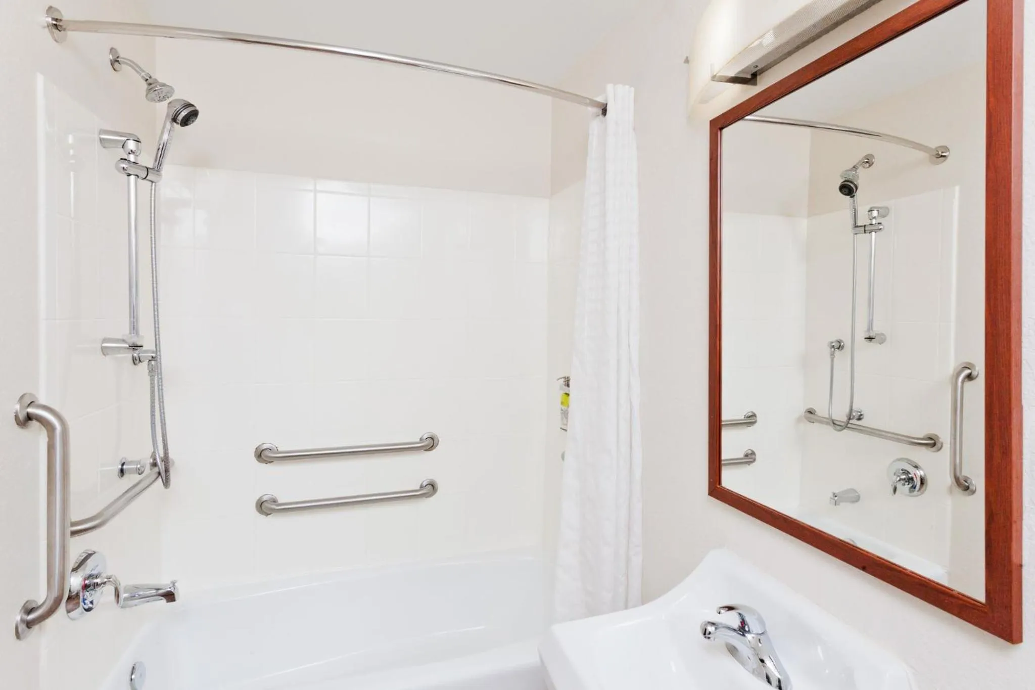 Photo of the whole room in Candlewood Suites Eastchase Park by IHG