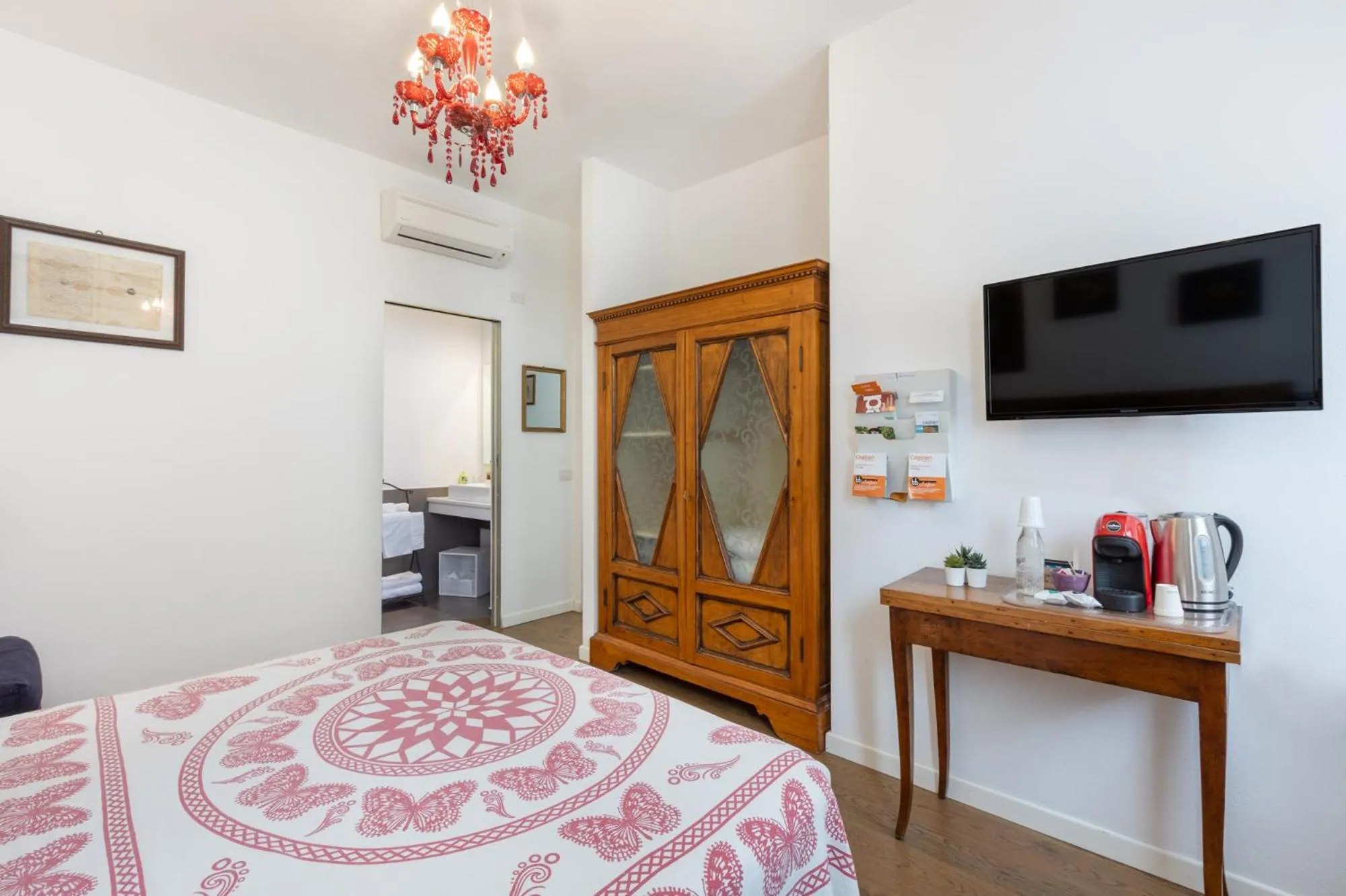 Bed in Bed & Breakfast Il Carignano