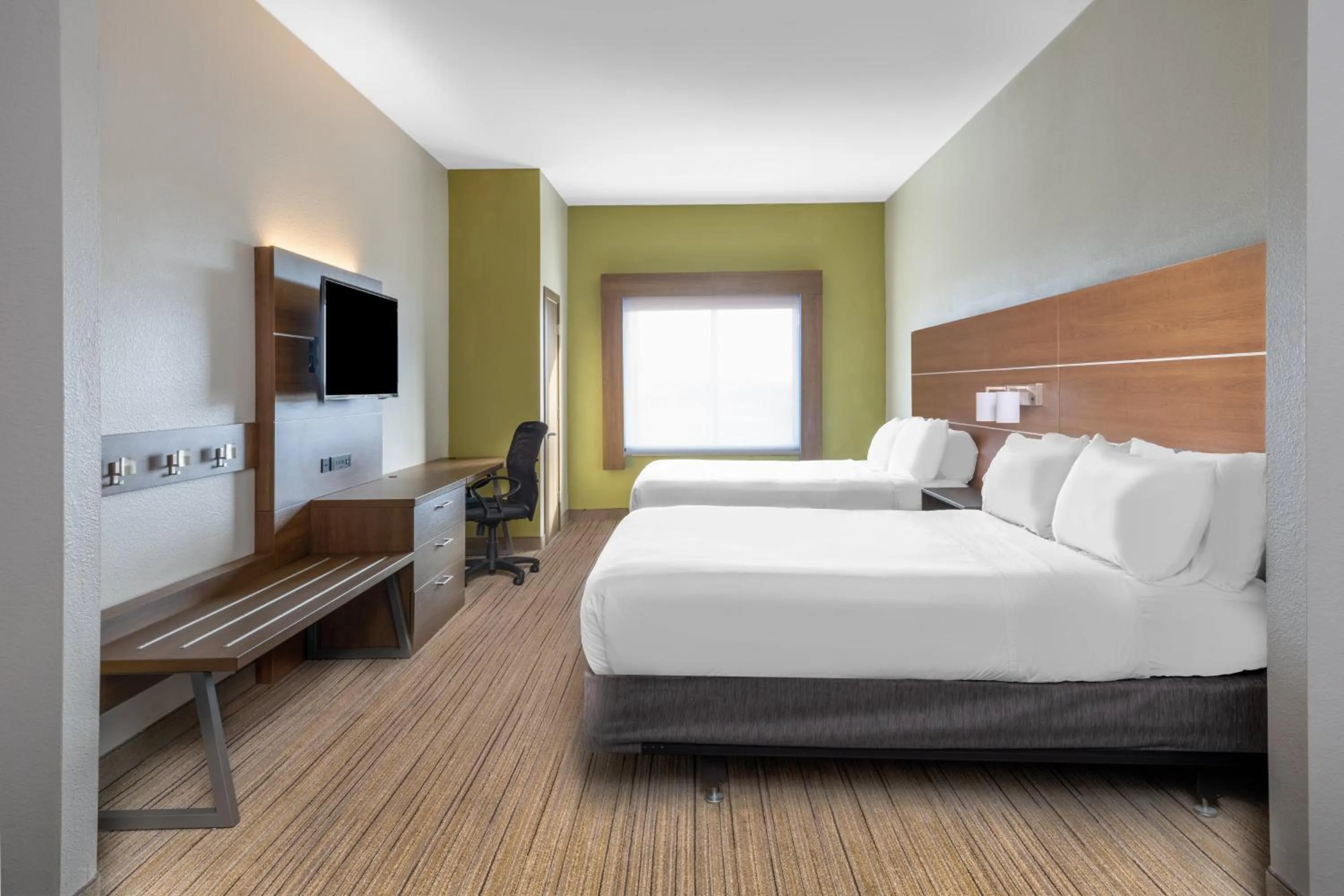 Photo of the whole room, Bed in Holiday Inn Express & Suites Dallas East - Fair Park by IHG