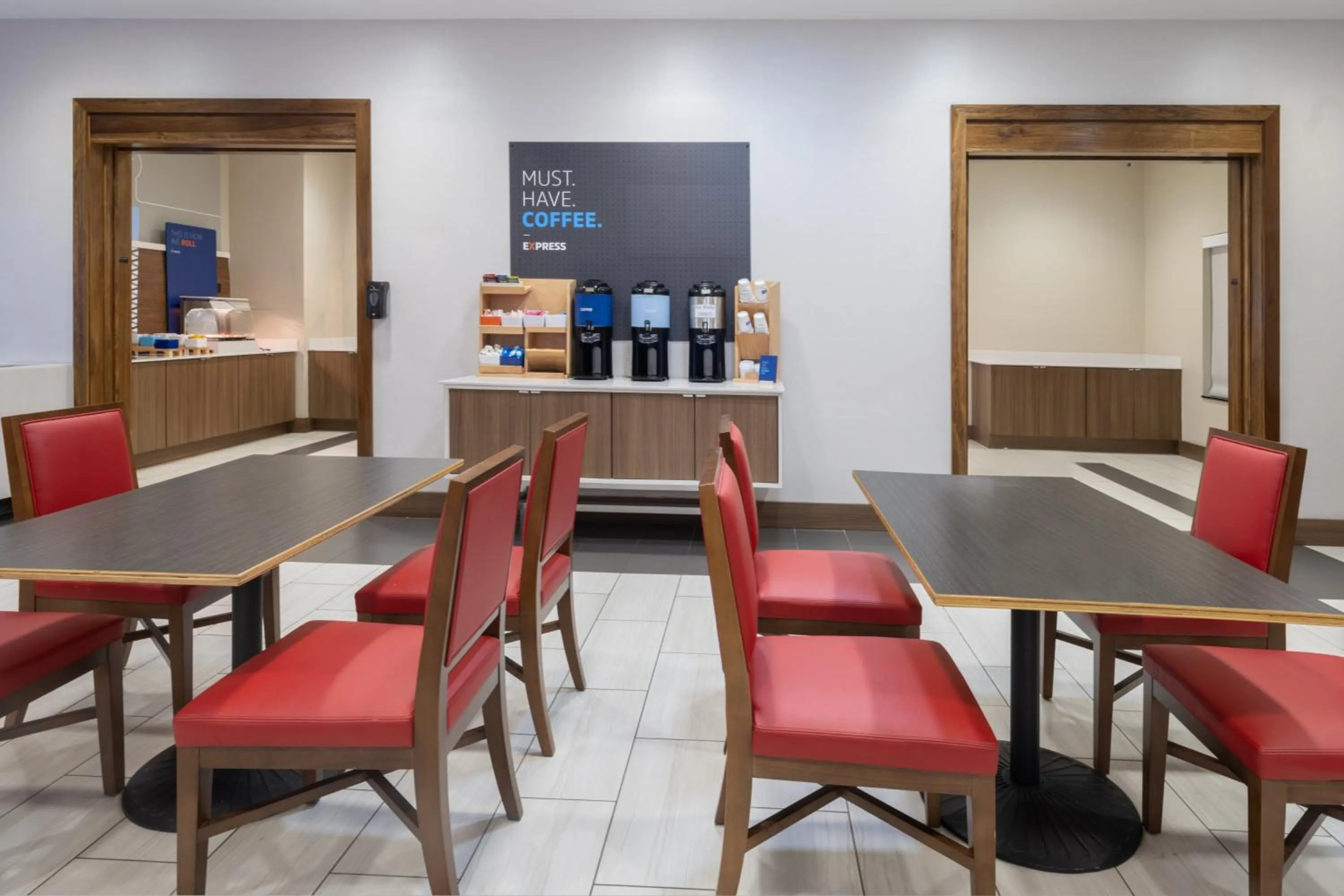 Breakfast in Holiday Inn Express & Suites Dallas East - Fair Park by IHG