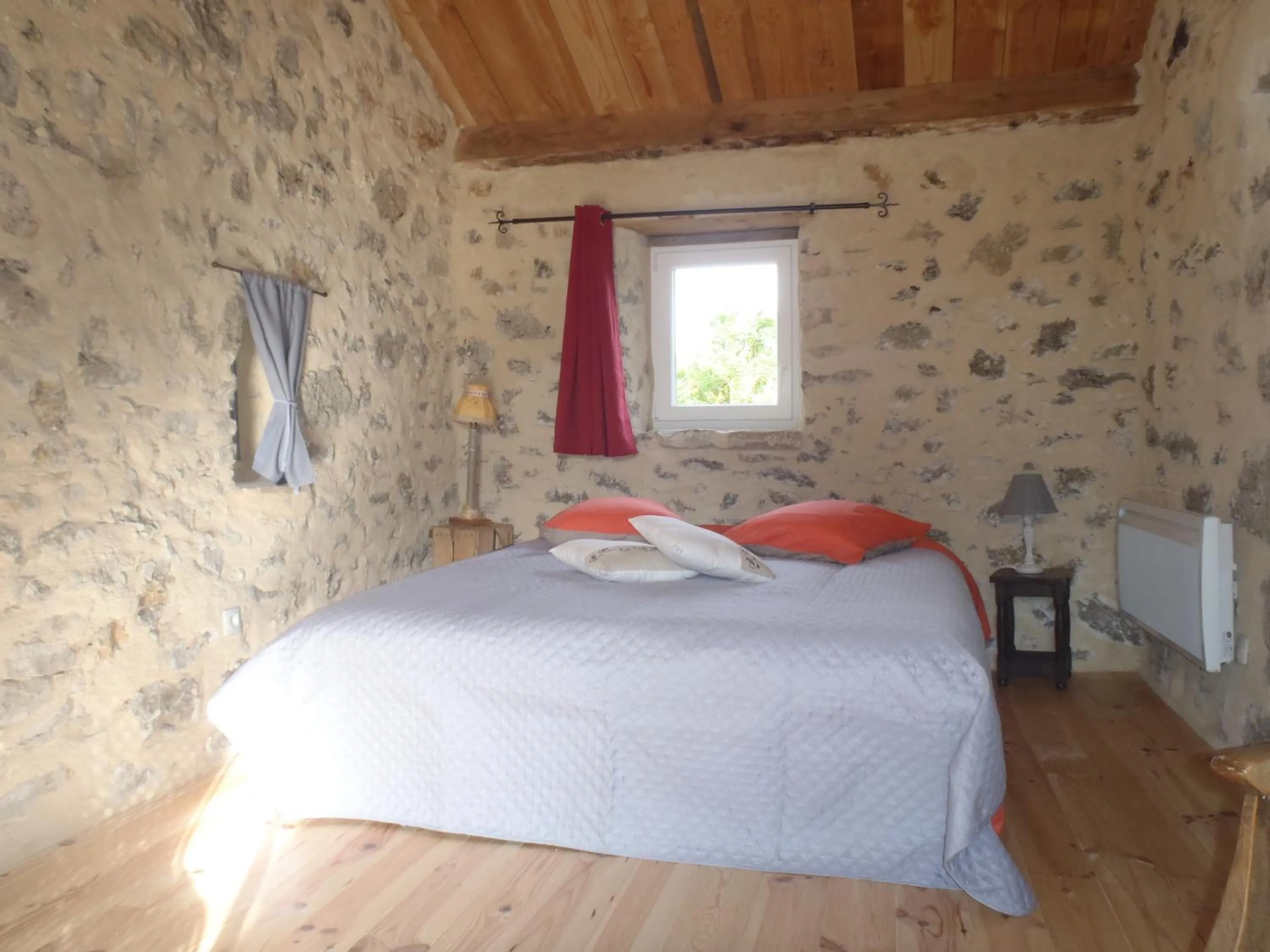 Bed in chambres du Domaine de Bombes