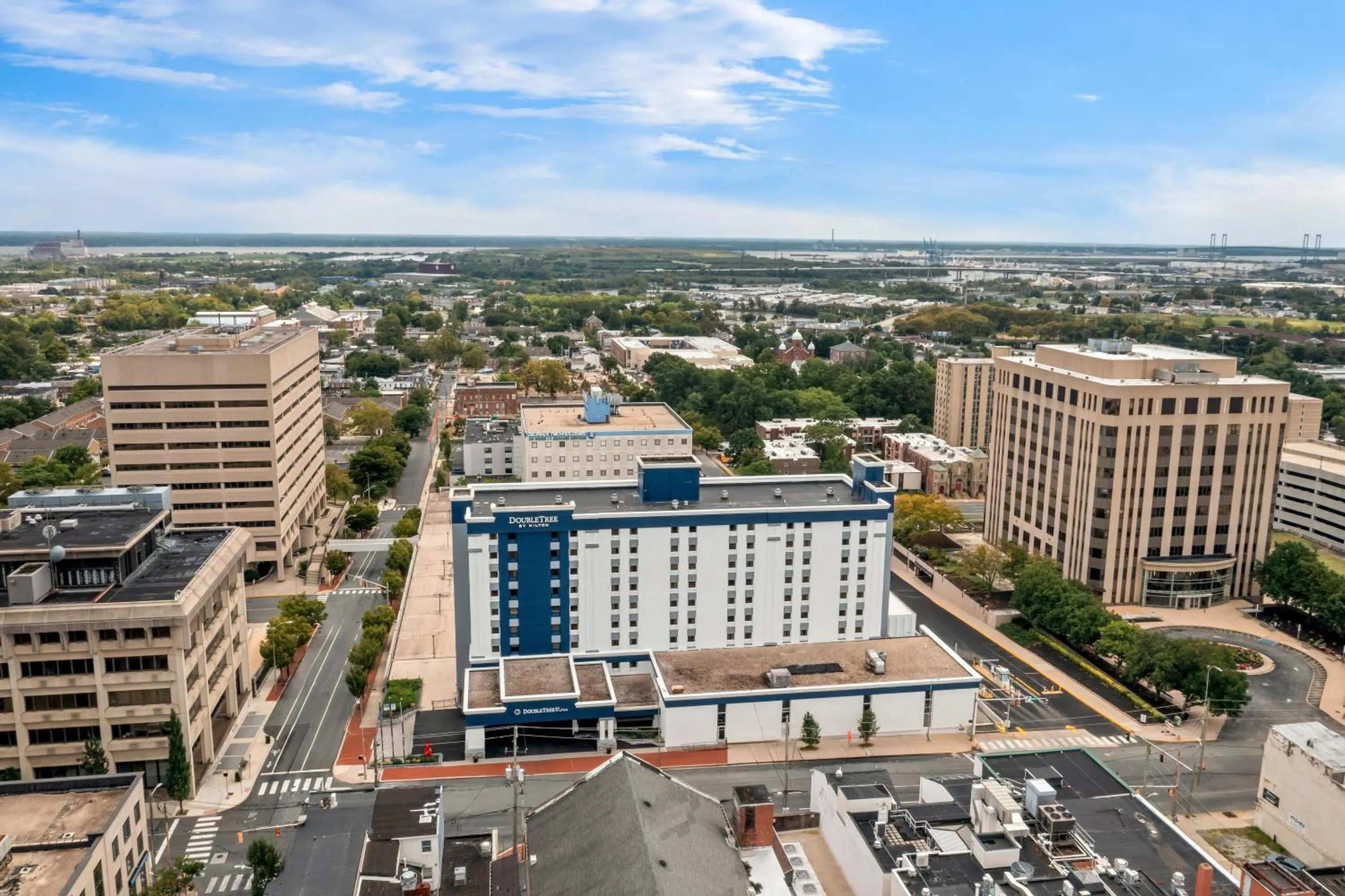 Property building in DoubleTree by Hilton Downtown Wilmington - Legal District