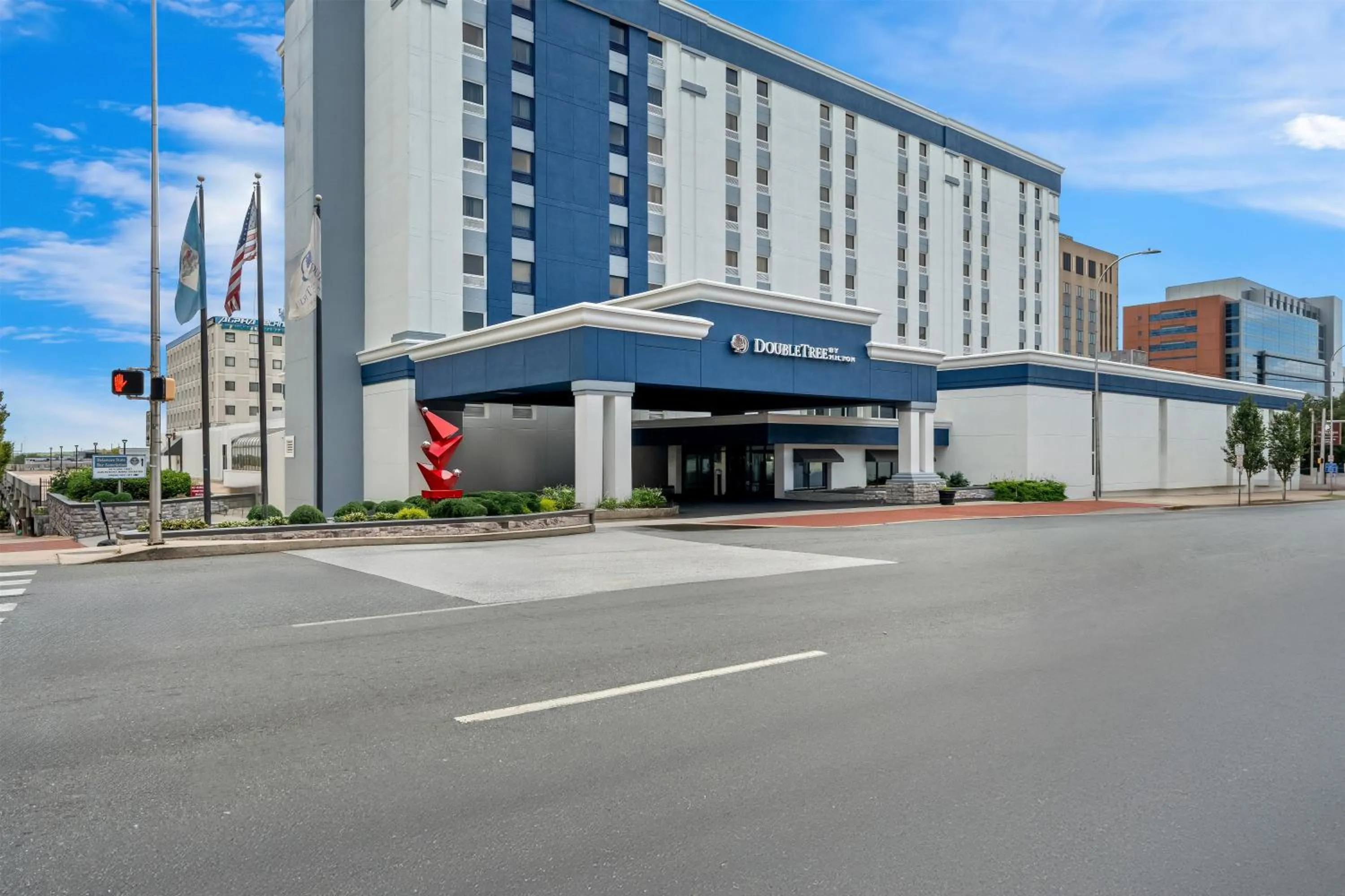 Property building in DoubleTree by Hilton Downtown Wilmington - Legal District