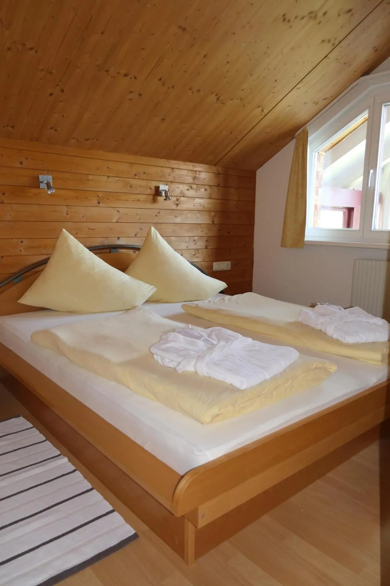 Bed in n Apartments Hotel