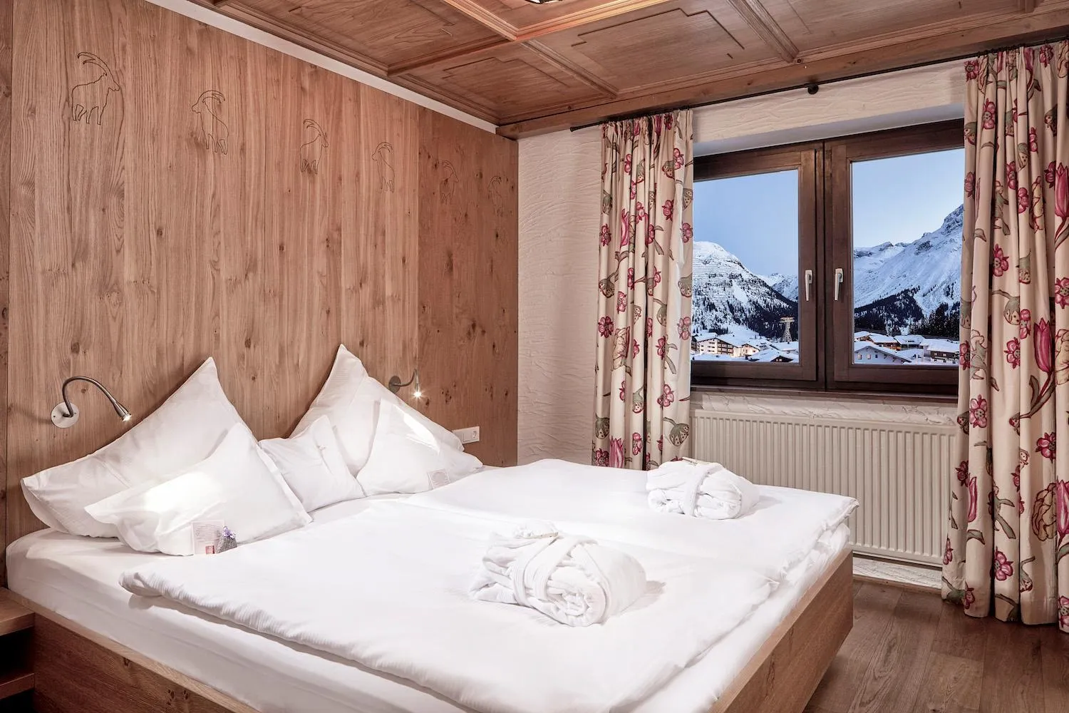 Bed in Hotel Goldener Berg