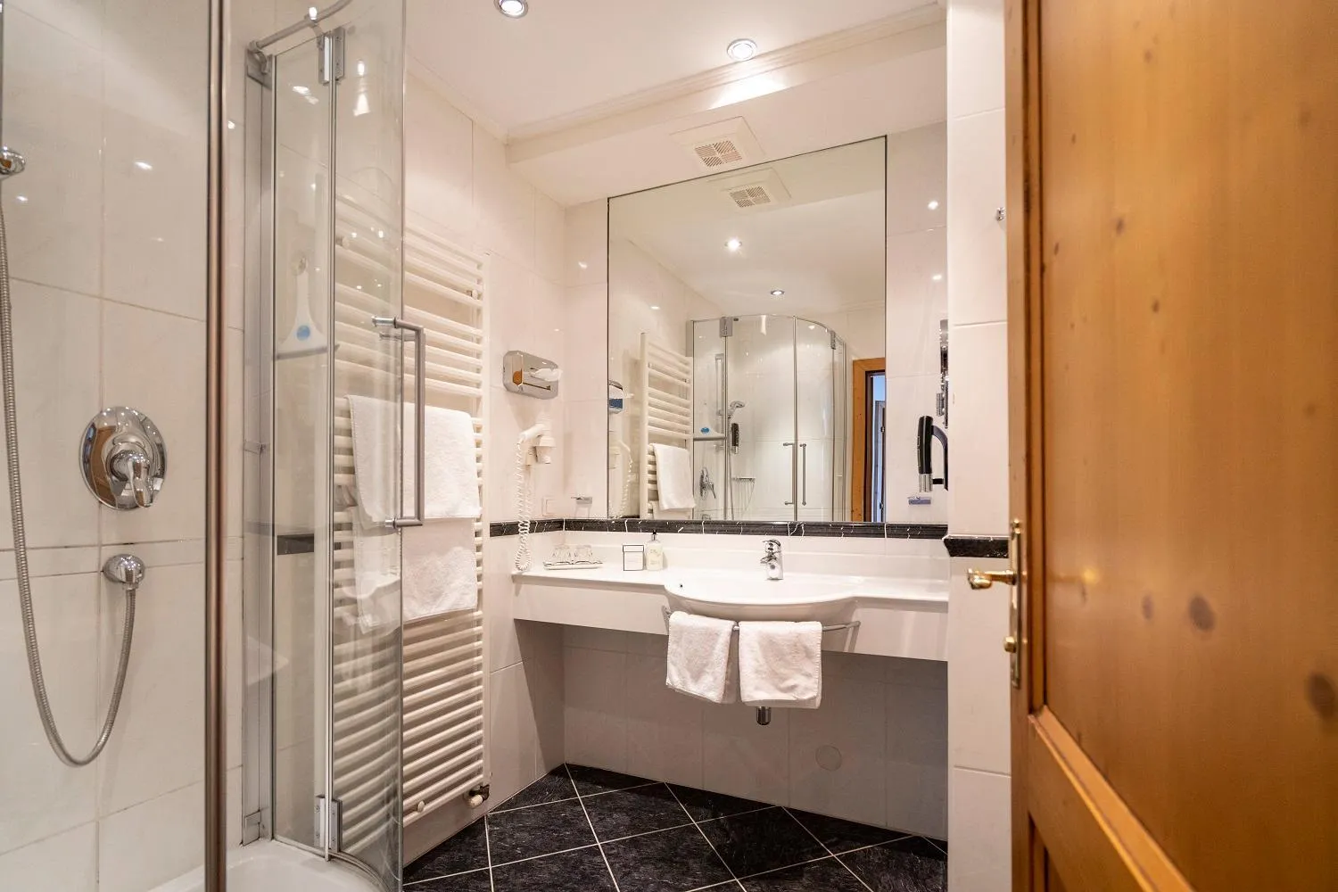 Photo of the whole room in Hotel Peter