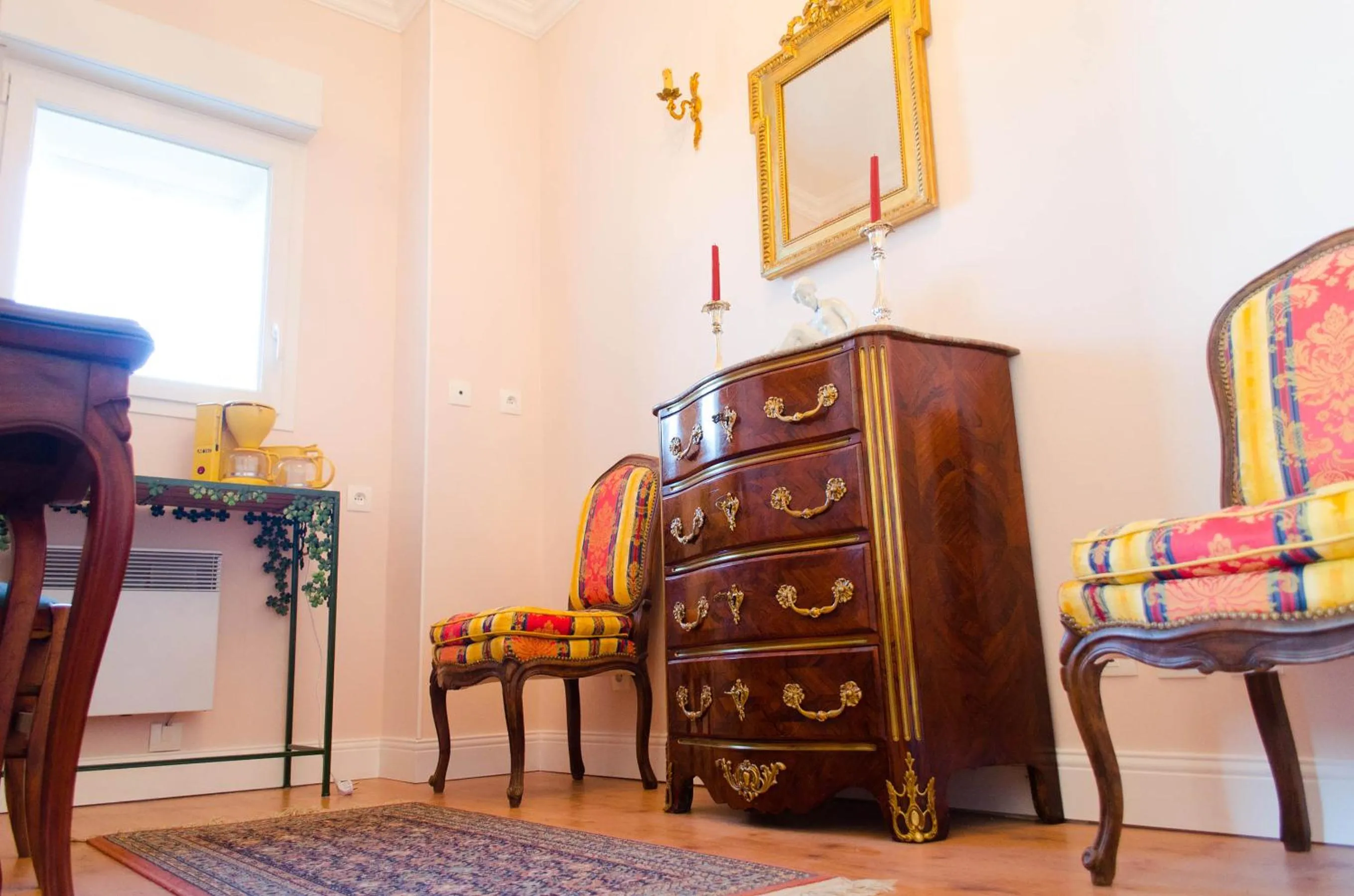 Seating area in La Minaudière 62