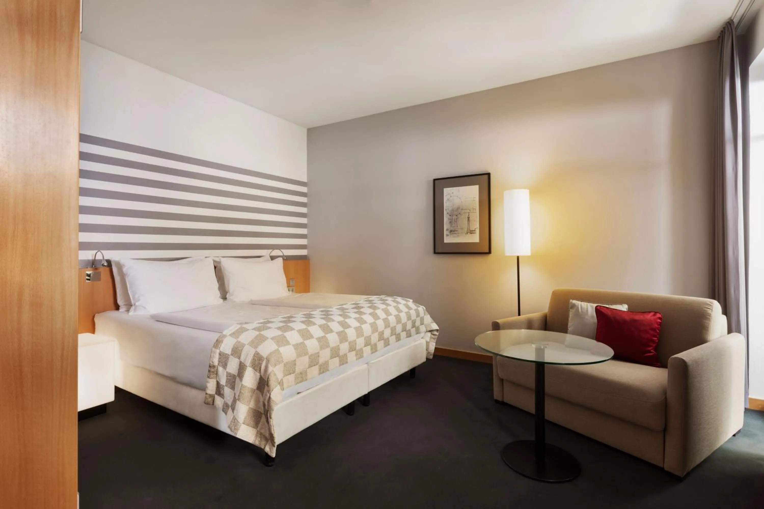 Bed in Holiday Inn Vienna City by IHG