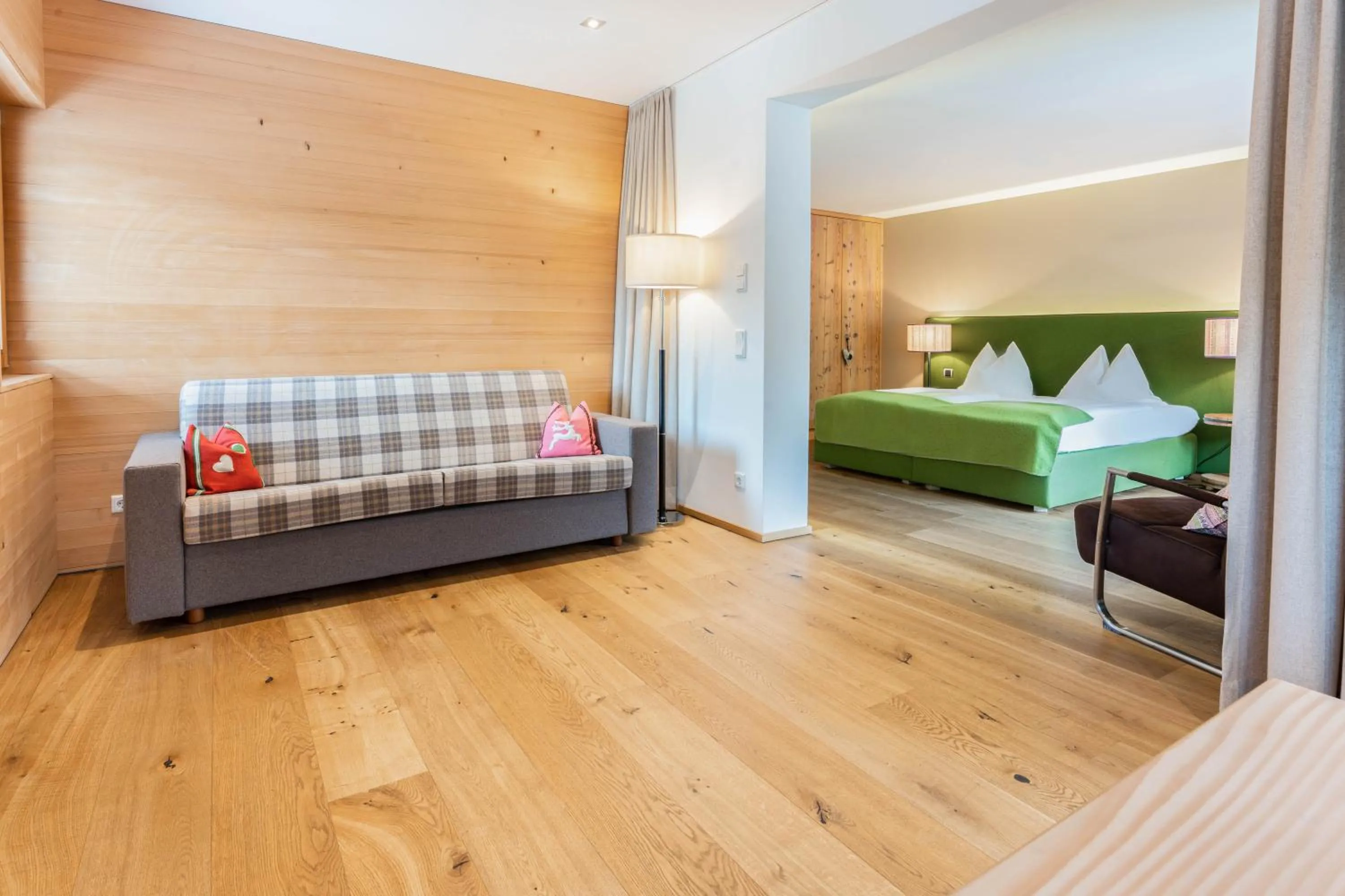 Living room, Bed in Hotel Gasthof zur Post