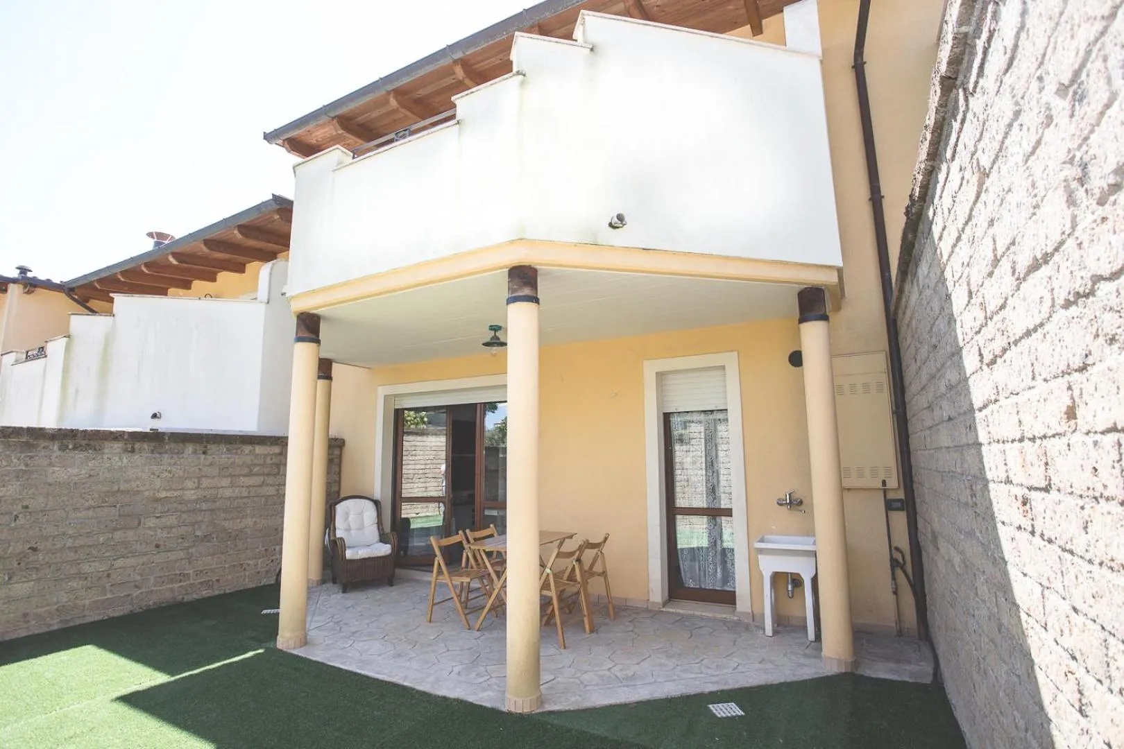 Property building in Villa Malù Città Sant Angelo camere confortevoli e parcheggio gratuito
