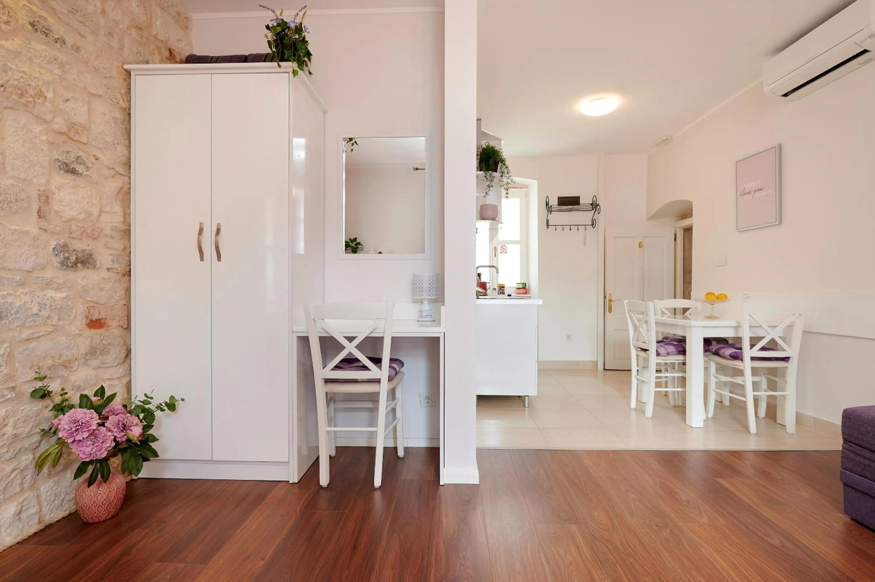 Other in Palace Central Square