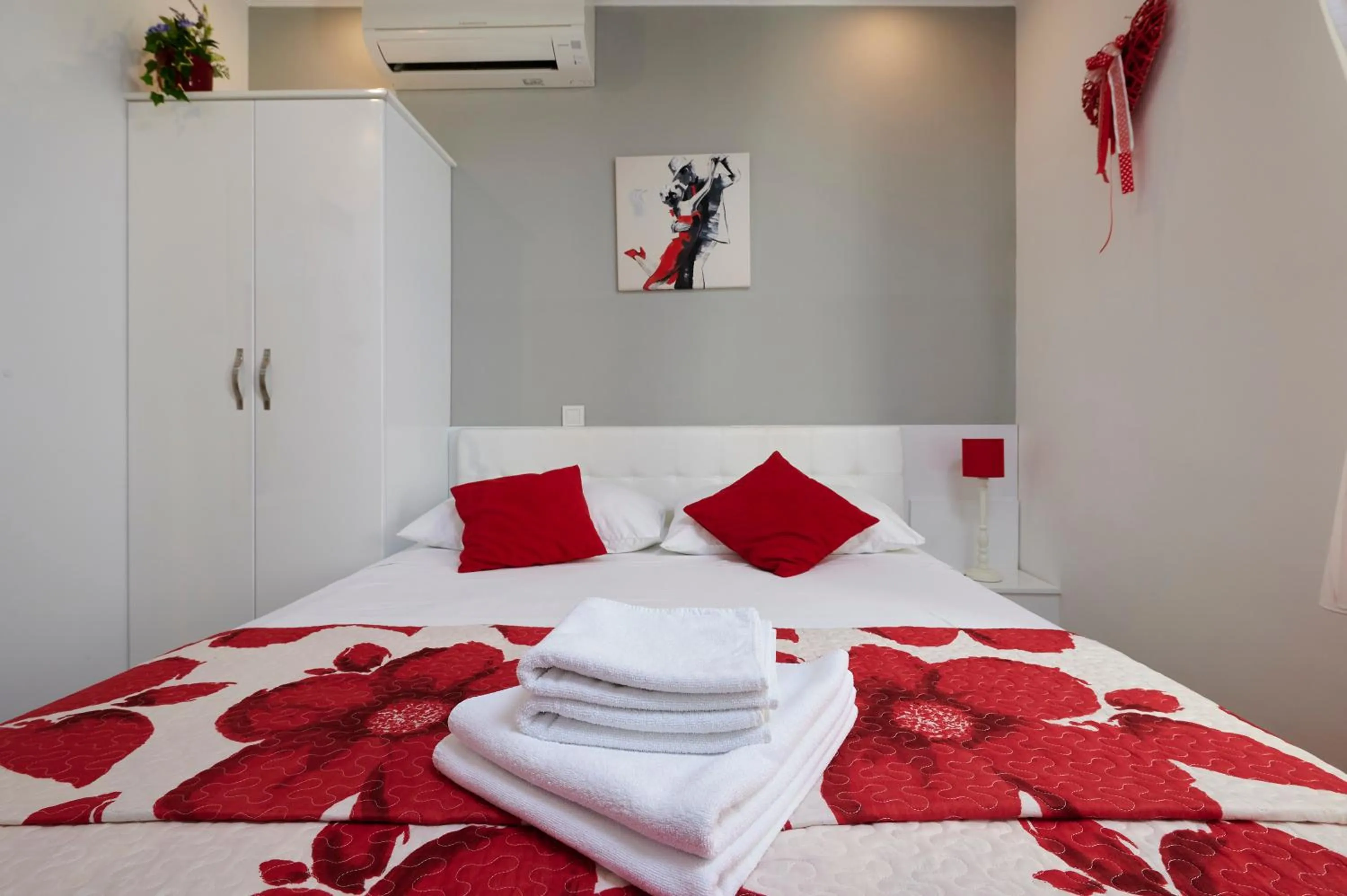 Bed in Palace Central Square