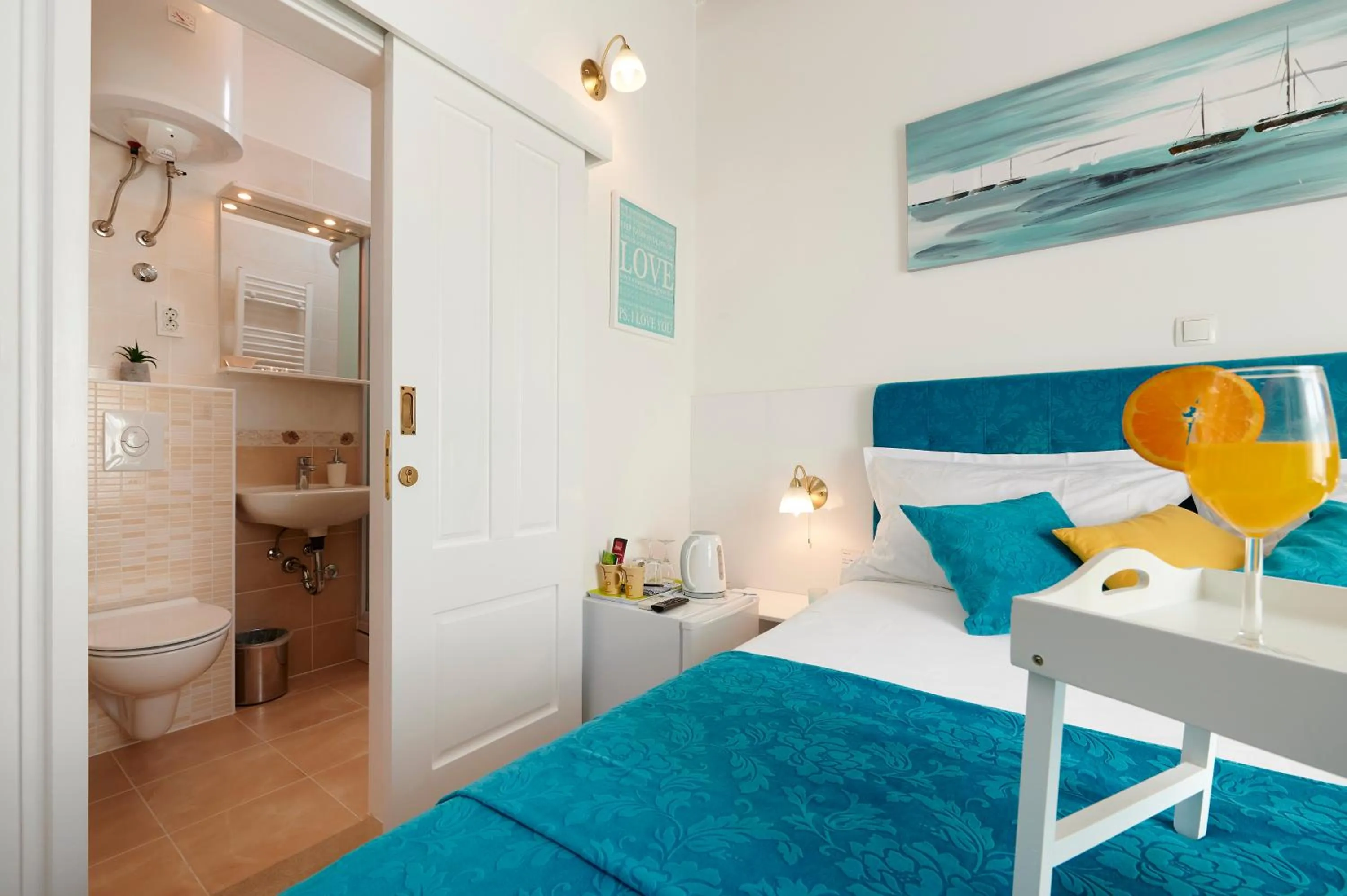 Bedroom, Bed in Palace Central Square