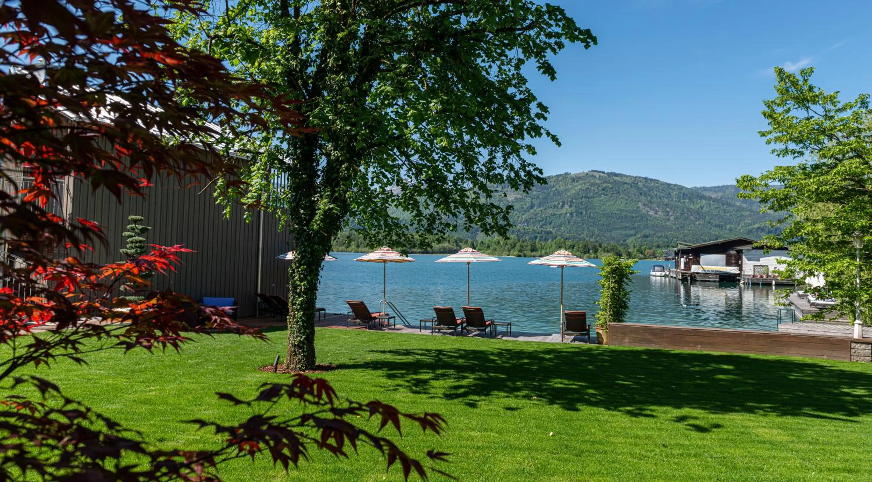 Lake view in Cortisen am See - Adults only