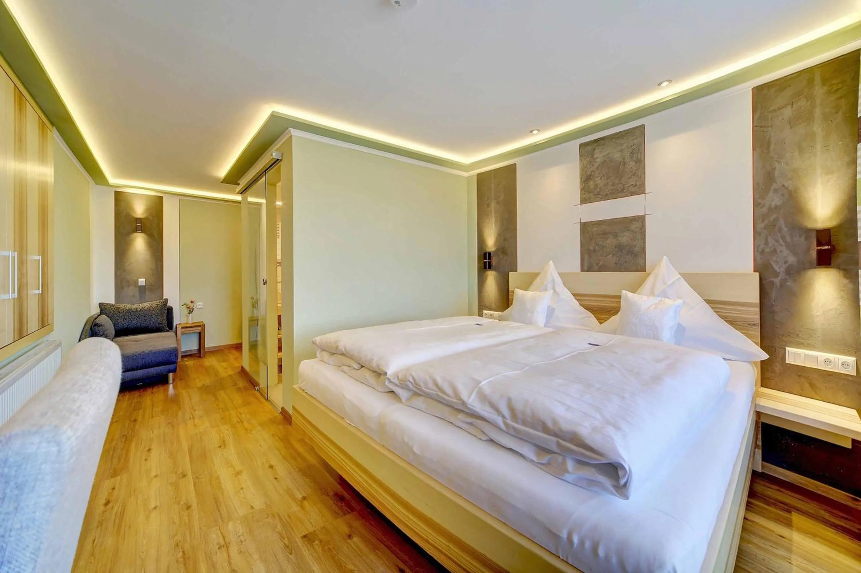 Bedroom, Bed in Hotel Hirschenstein