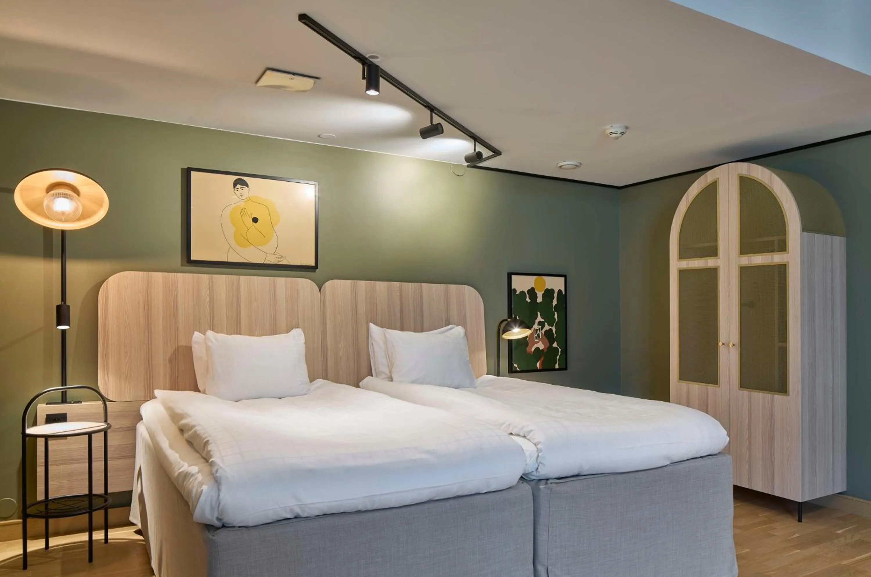 Bedroom, Bed in Scandic Crown