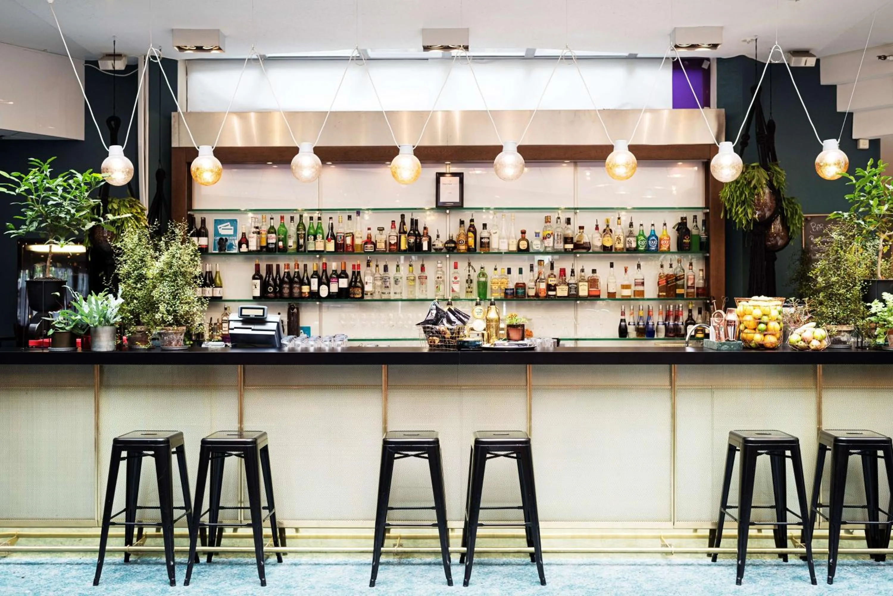 Lounge or bar in Scandic Crown