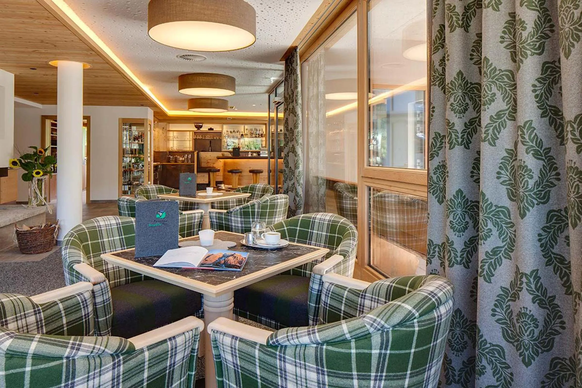 Communal lounge/ TV room in Hotel Falknerhof