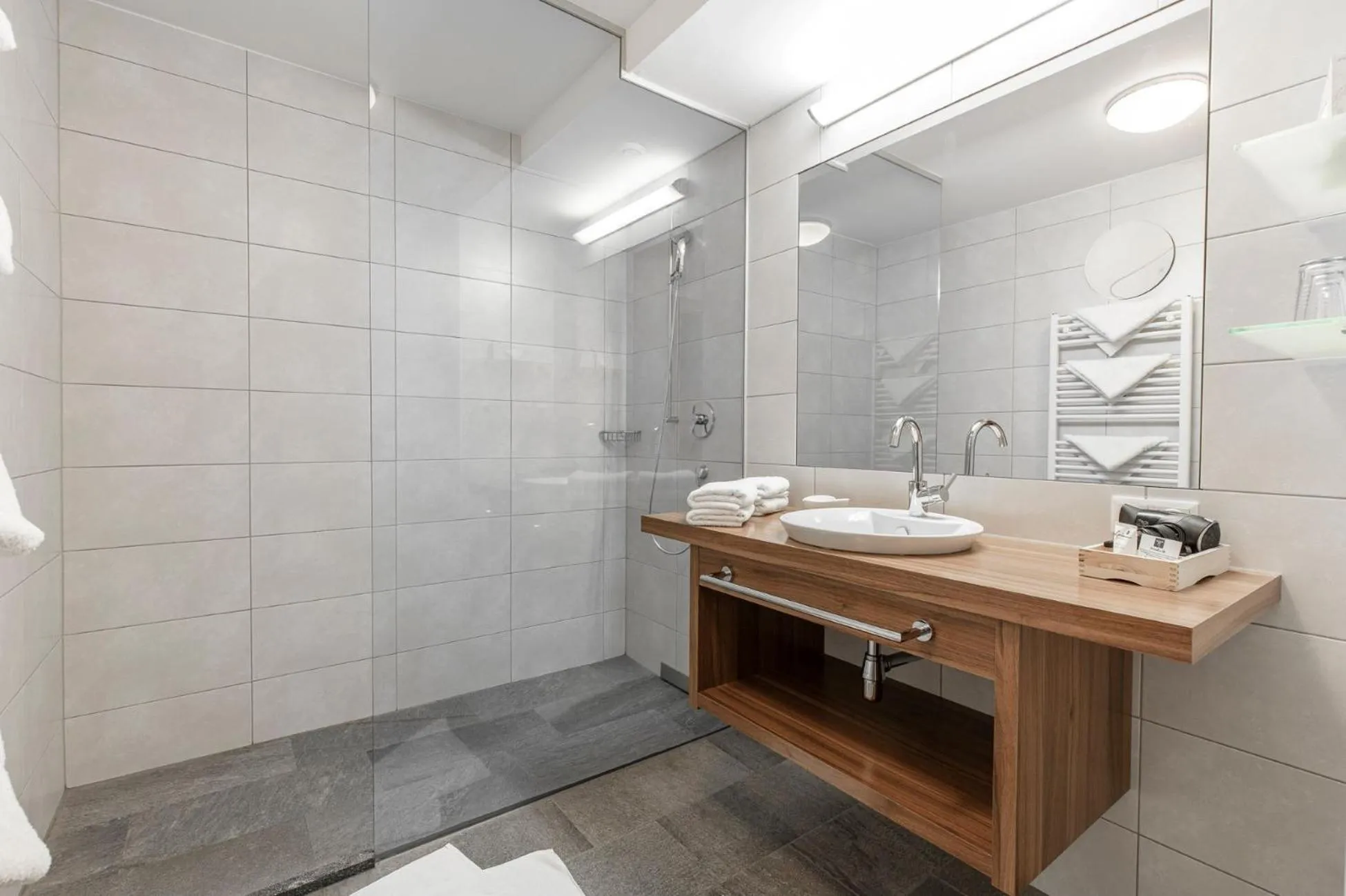 Bathroom in Hotel Falknerhof