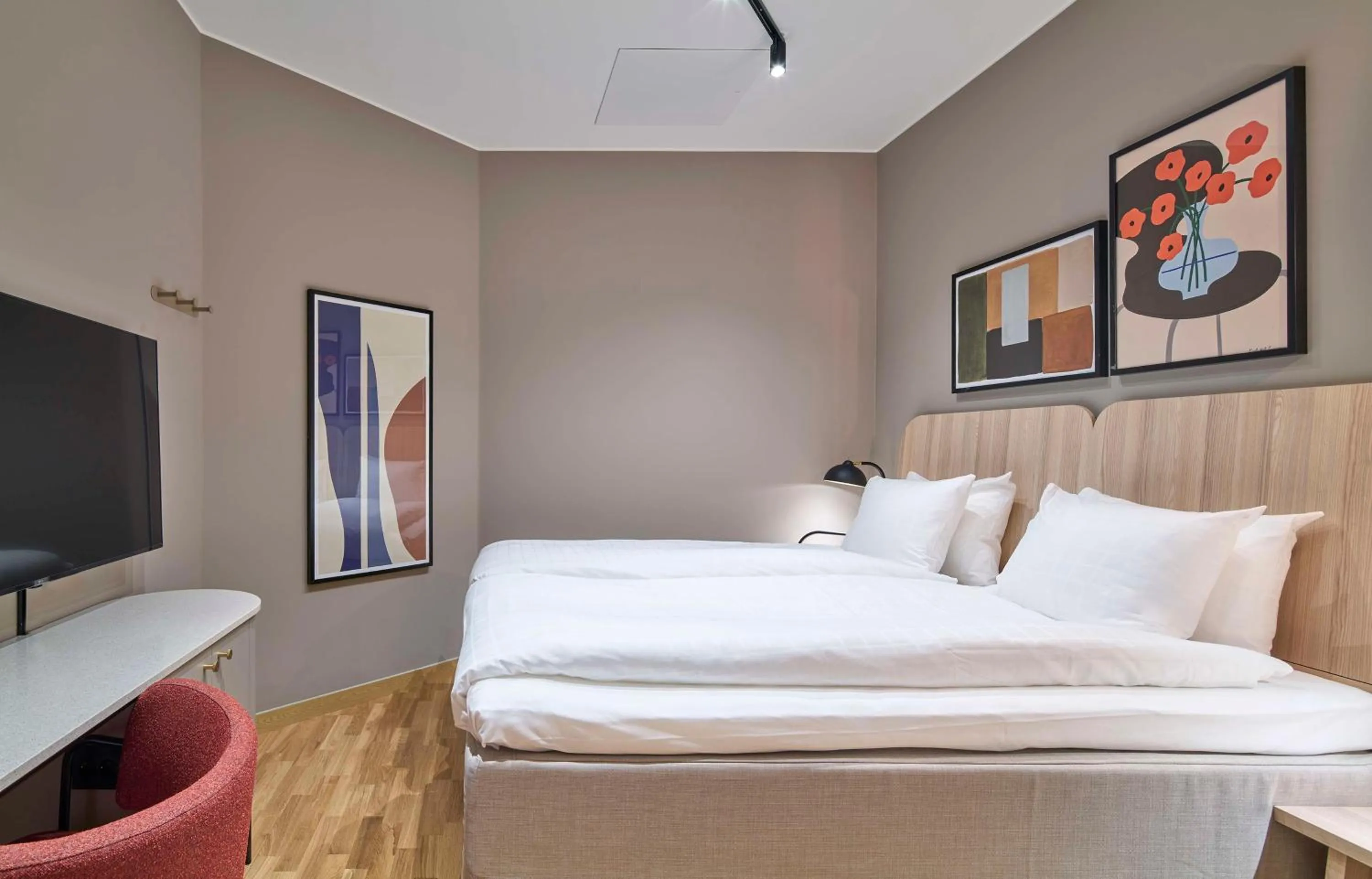 Bedroom, Bed in Scandic Wallin