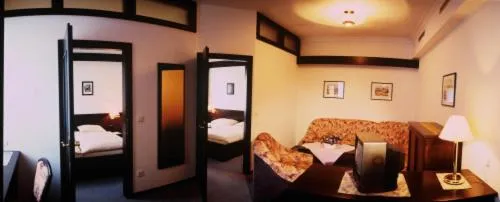 TV and multimedia, Bed in Hotel Goldener Hirsch