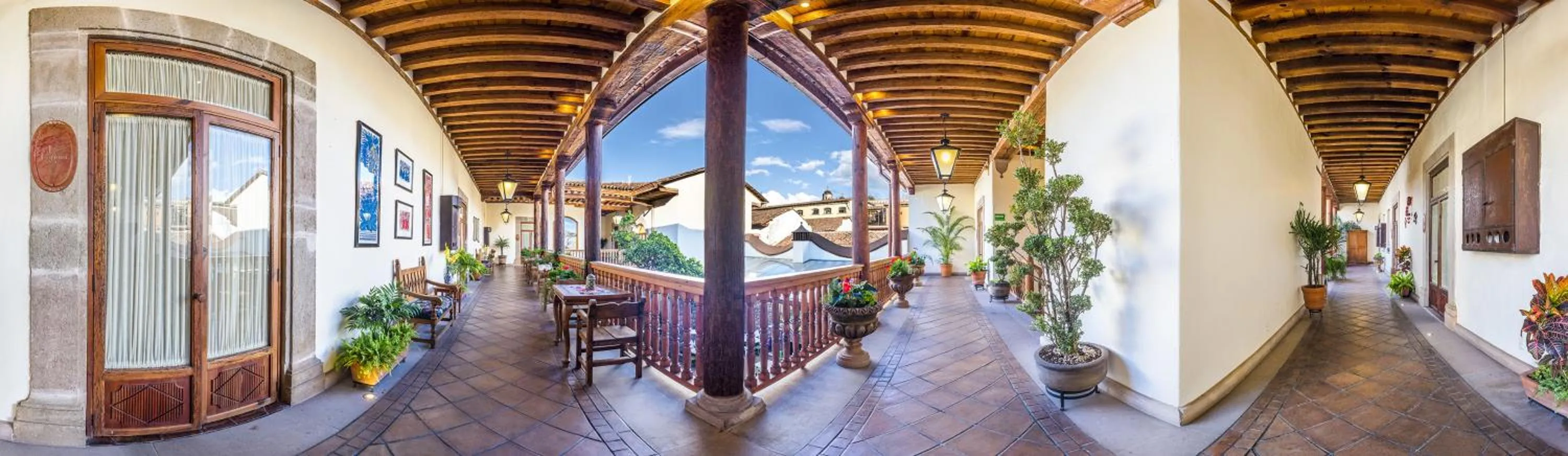 Property building in Hotel Casa del Naranjo