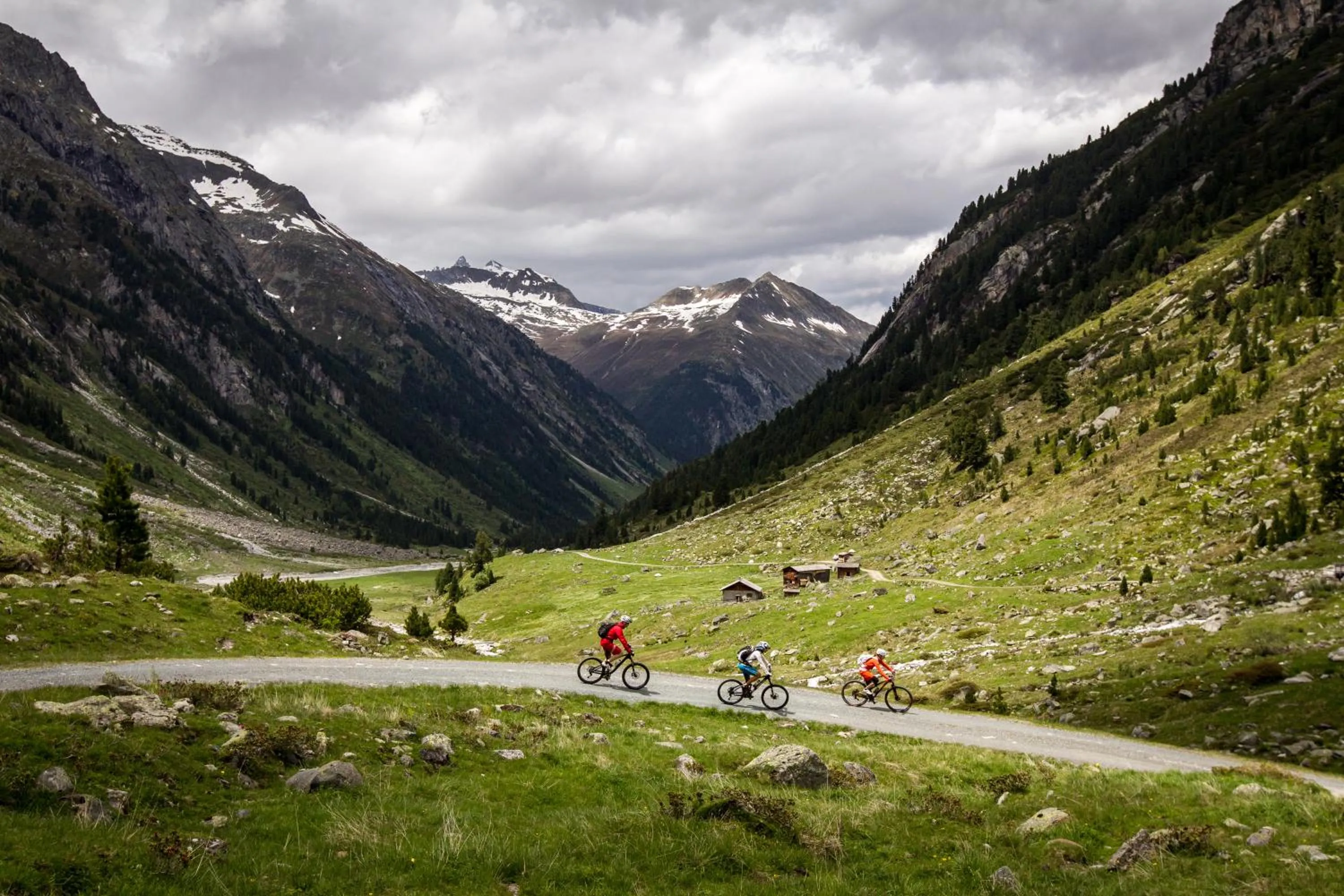 Cycling in Smaragdhotel Tauernblick