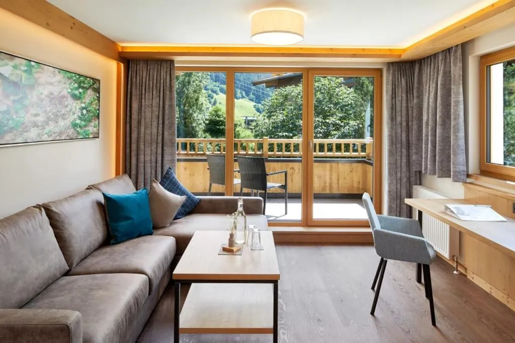 Smaragdhotel Tauernblick