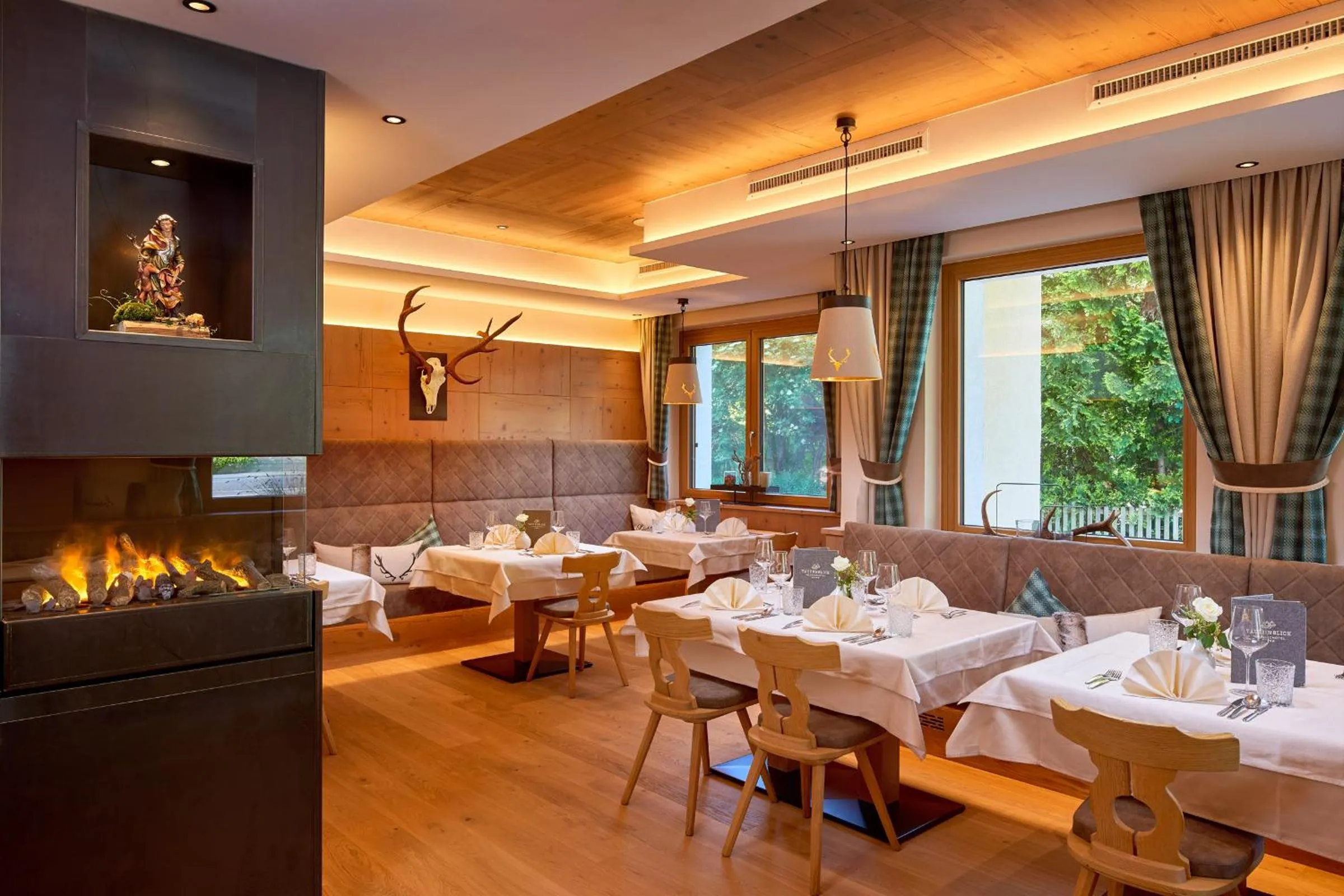 Restaurant/places to eat in Smaragdhotel Tauernblick