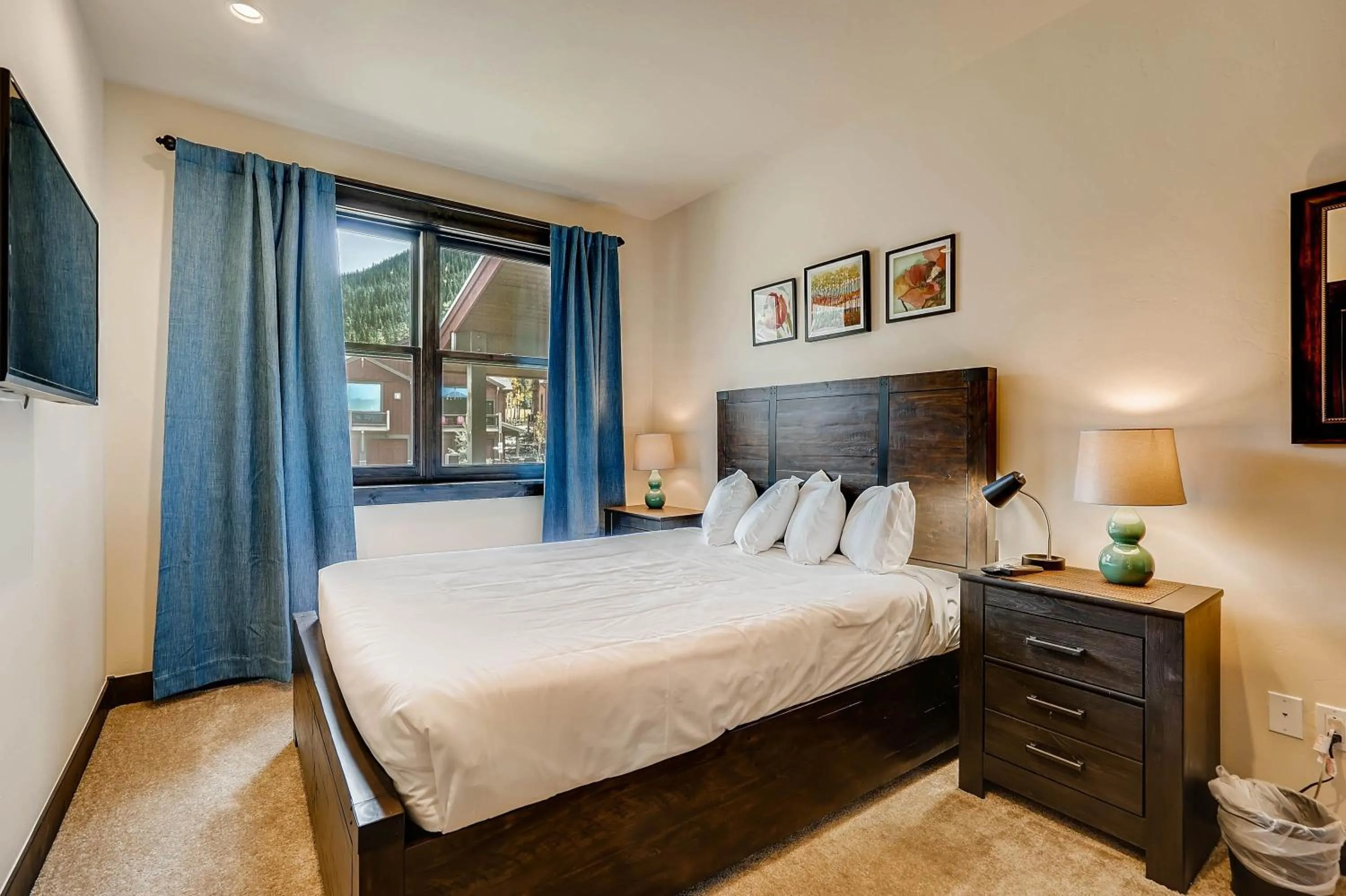 Photo of the whole room, Bed in Keystone Private Homes by Keystone Resort