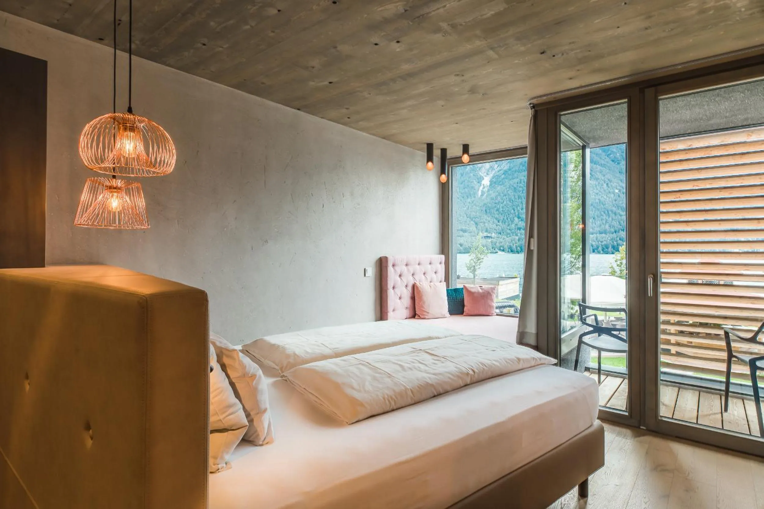 Photo of the whole room, Bed in Seehotel Einwaller - adults only