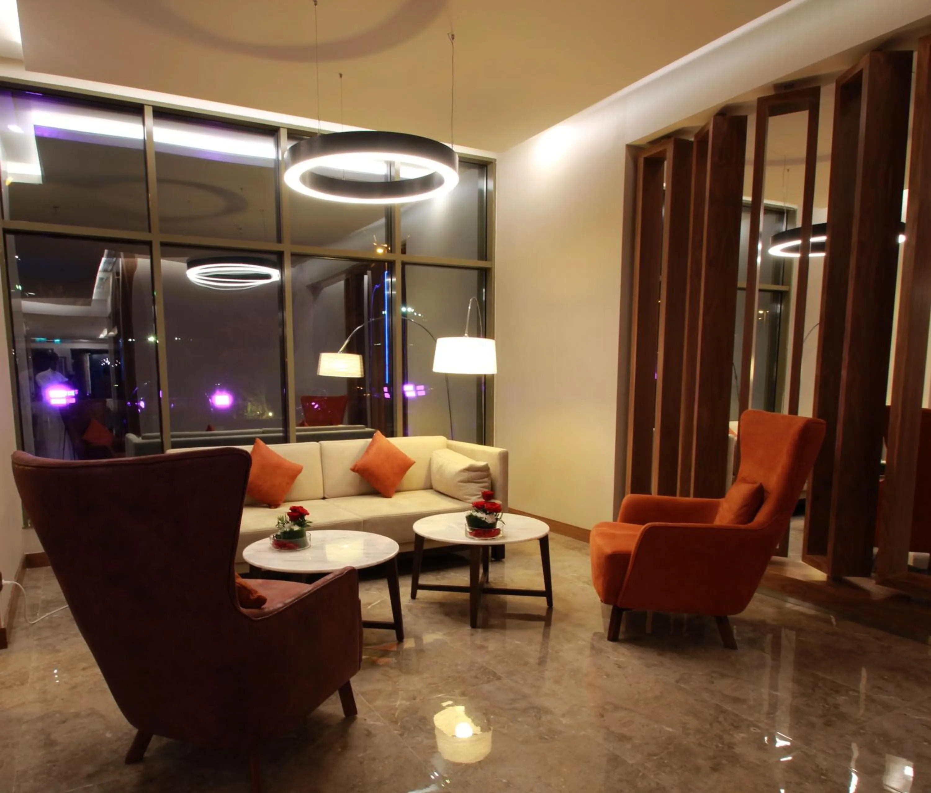 Lounge or bar in Novotel Yanbu Albahr