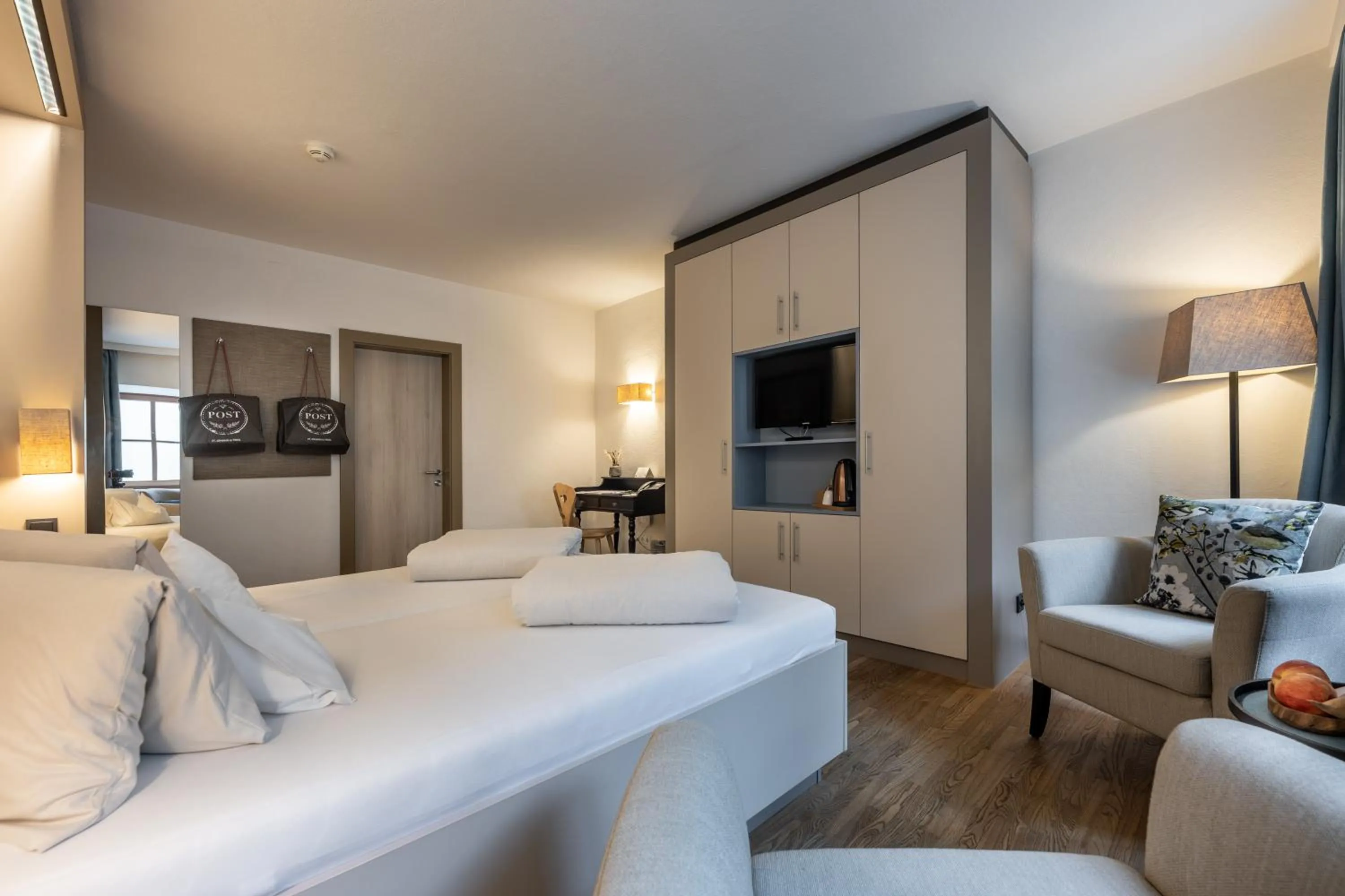 Bedroom, Bed in Hotel Wirtshaus Post