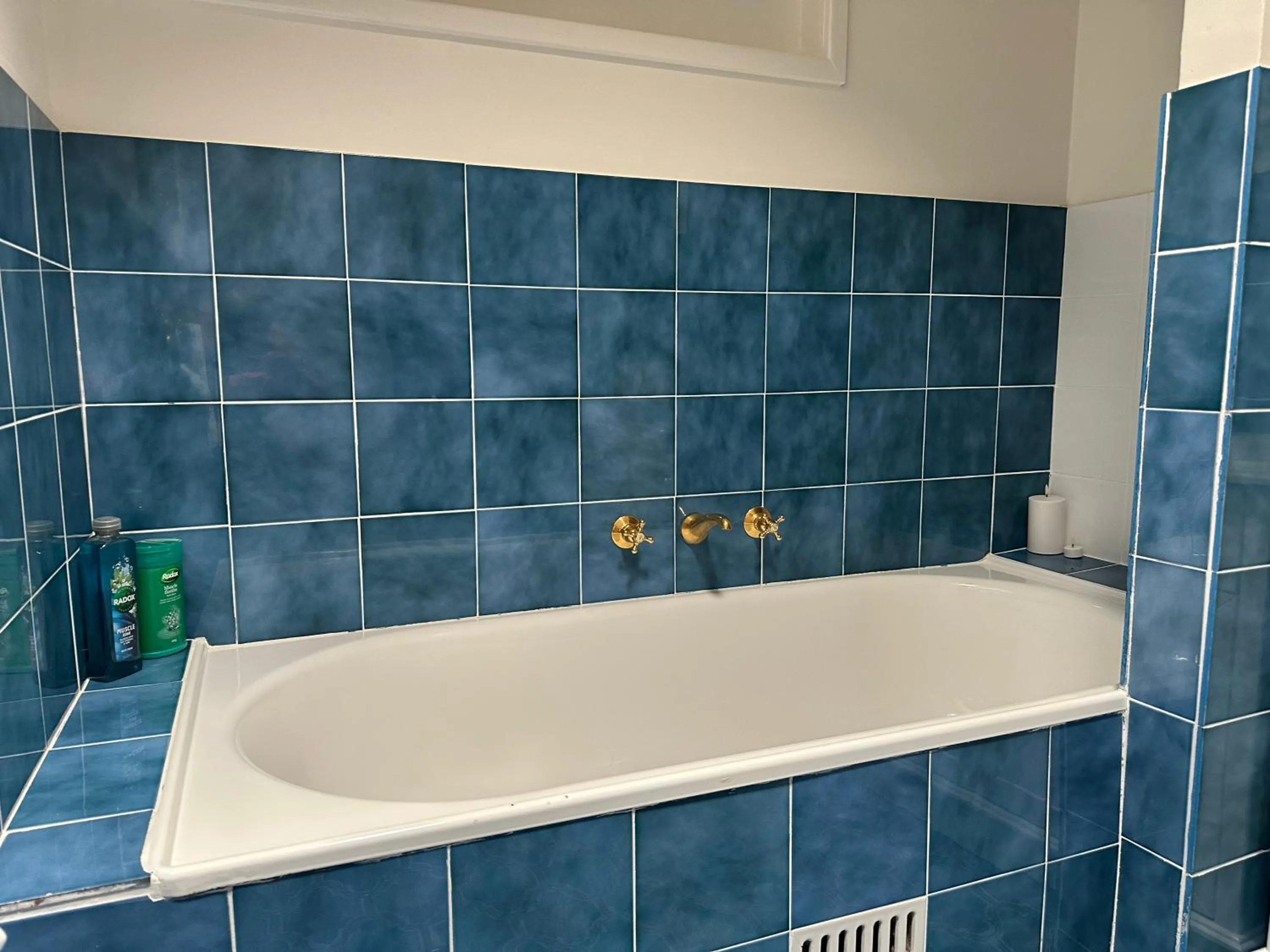 Bath in Palm Beach Bed & Breakfast