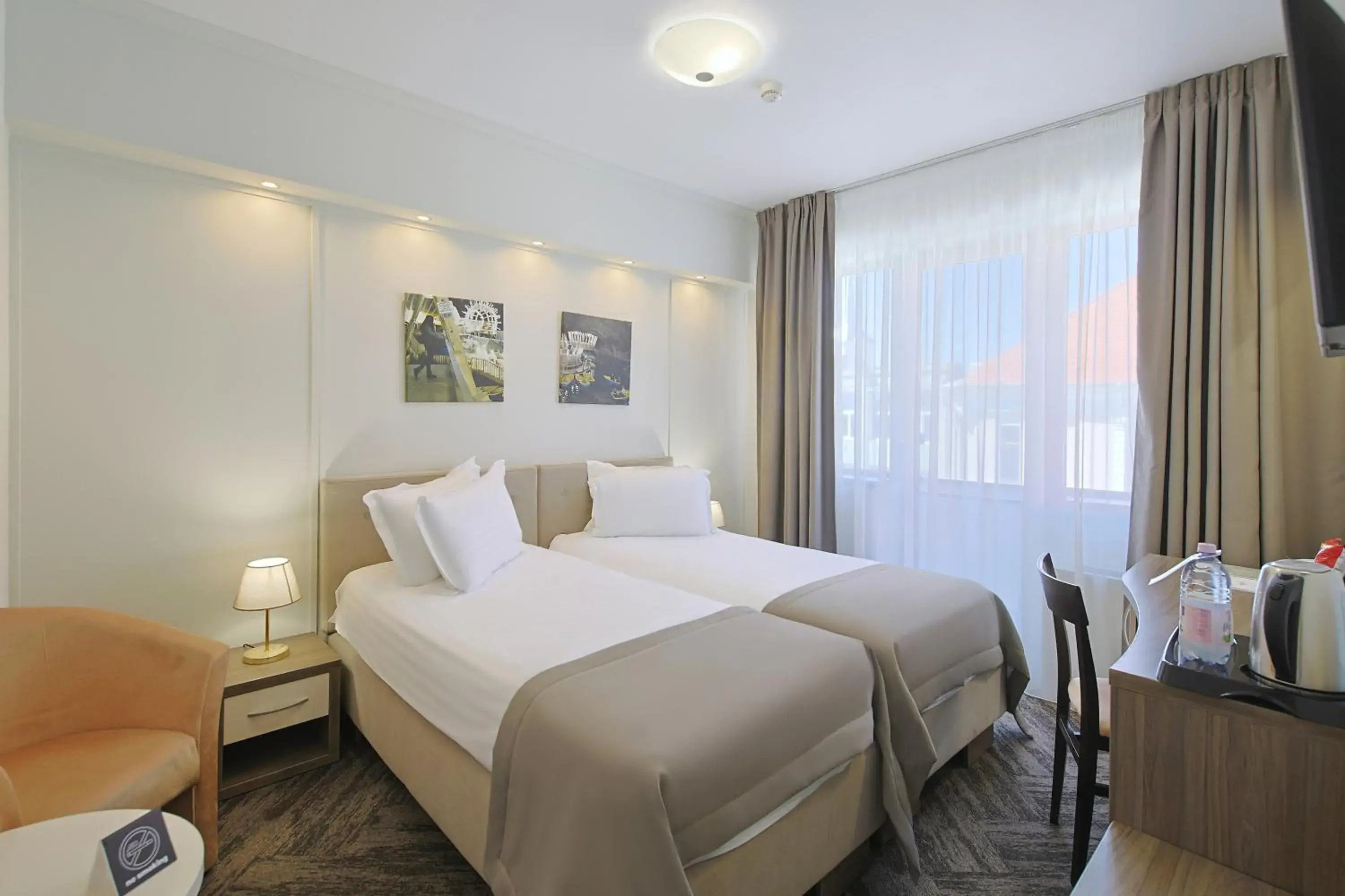 Standard Twin Room - single occupancy in Potaissa Hotel Standard Twin Room - single occupancy in Potaissa Hotel
