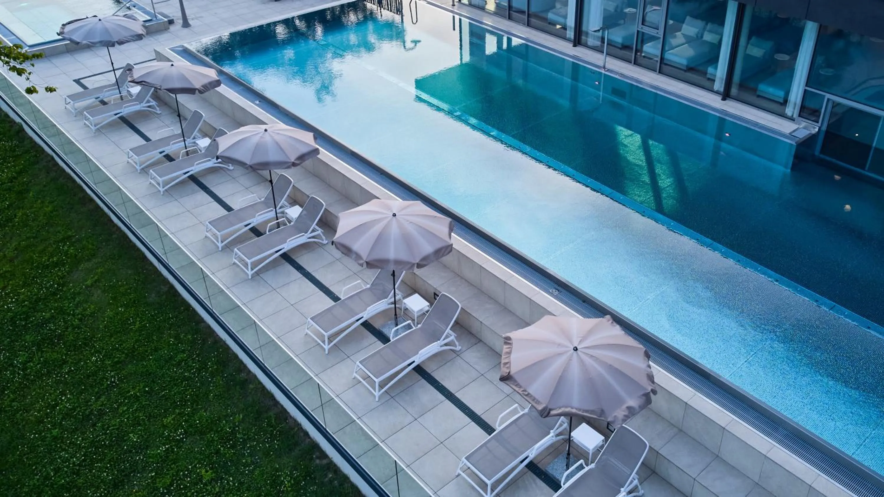 Swimming pool in Hotel Karnerhof