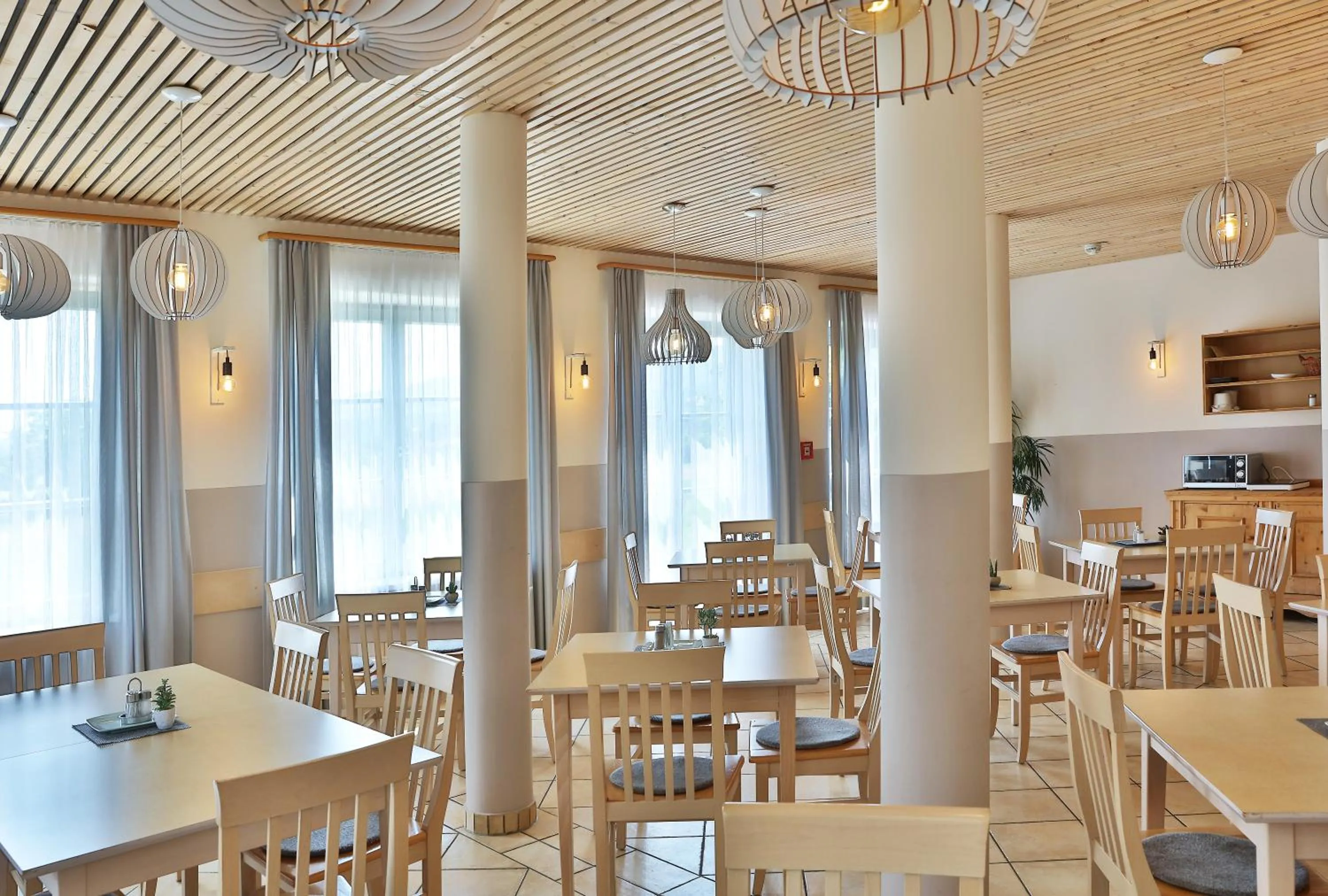 Restaurant/places to eat in JUFA Hotel Pöllau - Bio Landerlebnis