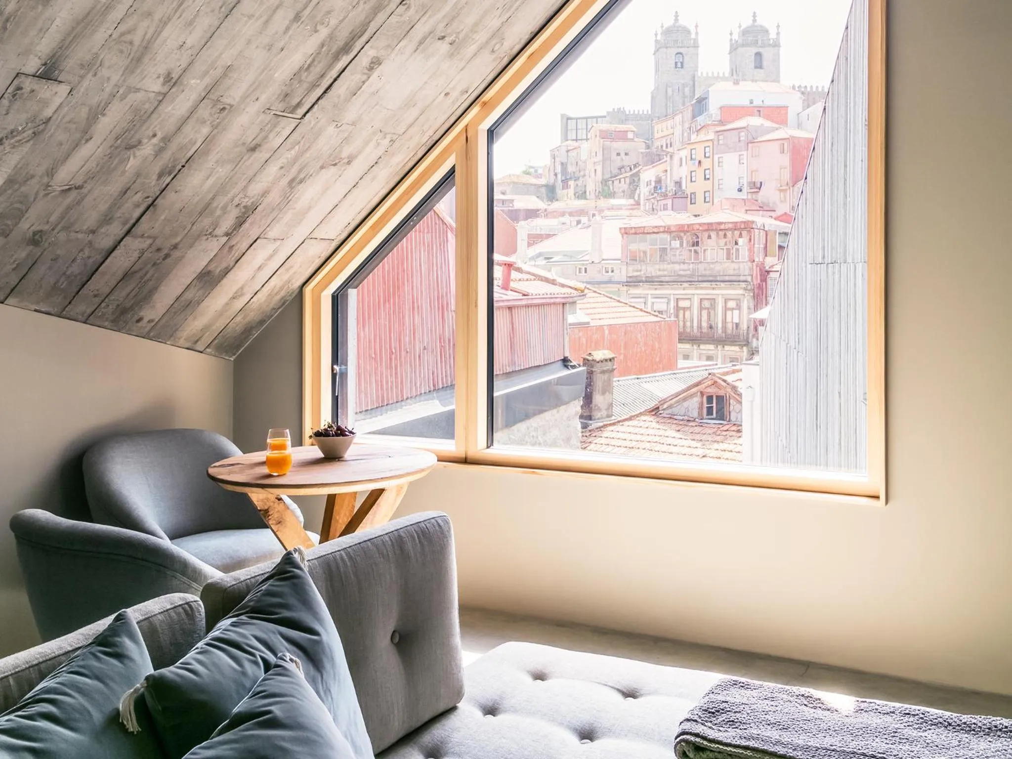 One-Bedroom Suite in Armazém Luxury Housing- Architectural & Design Hotel