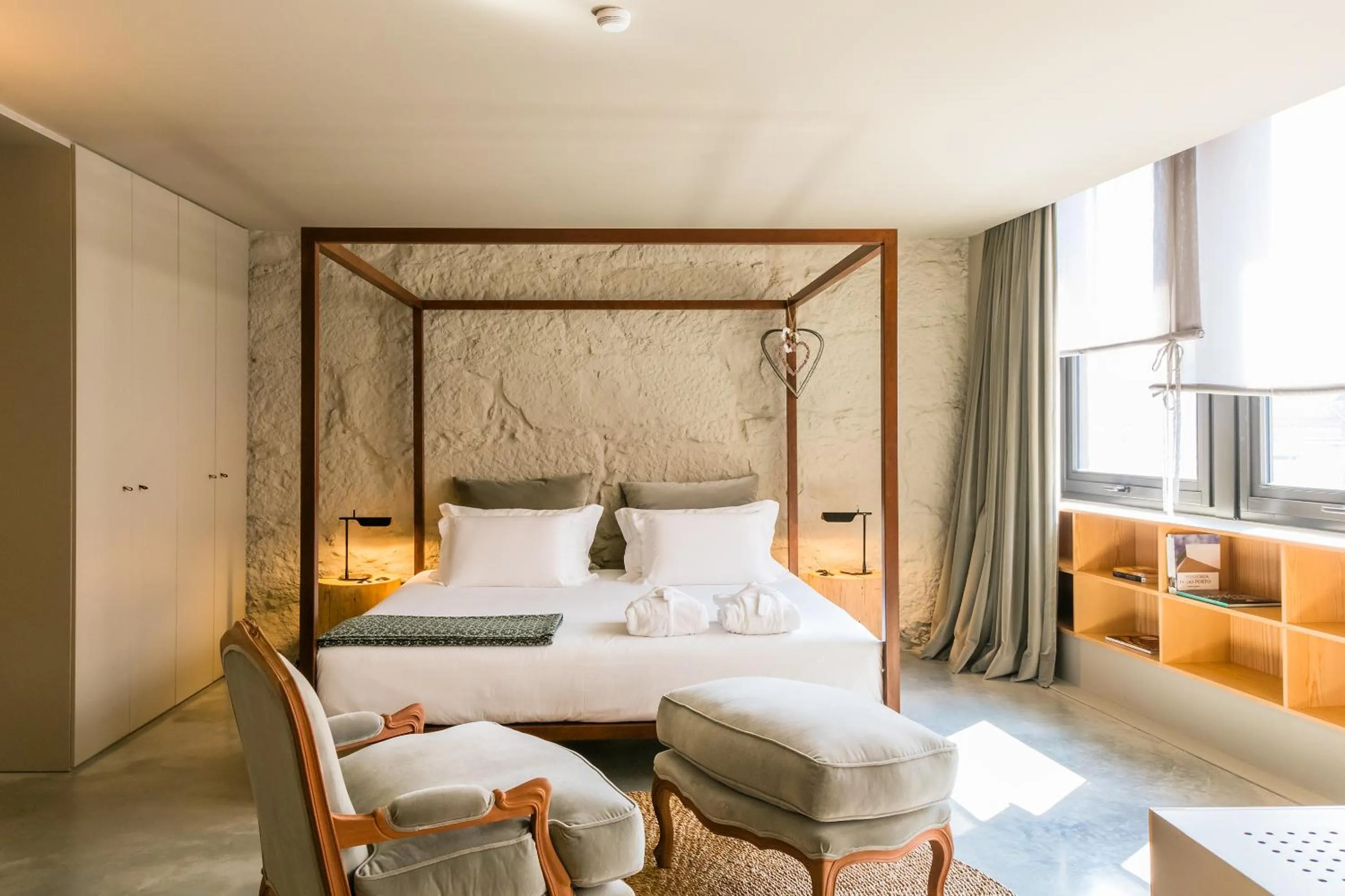 Deluxe Suite in Armazém Luxury Housing- Architectural & Design Hotel